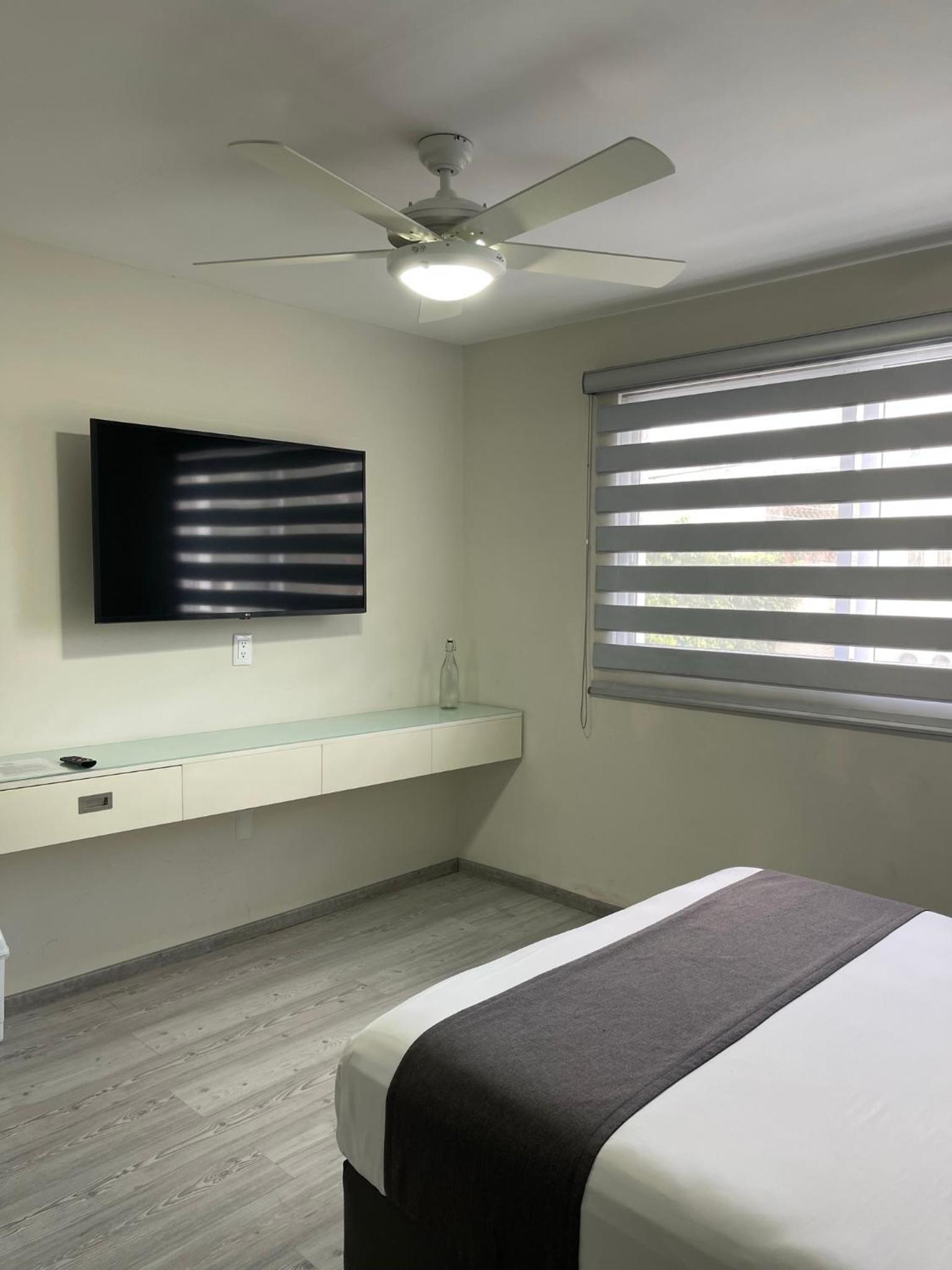 Deluxe Double Room - Photo 22