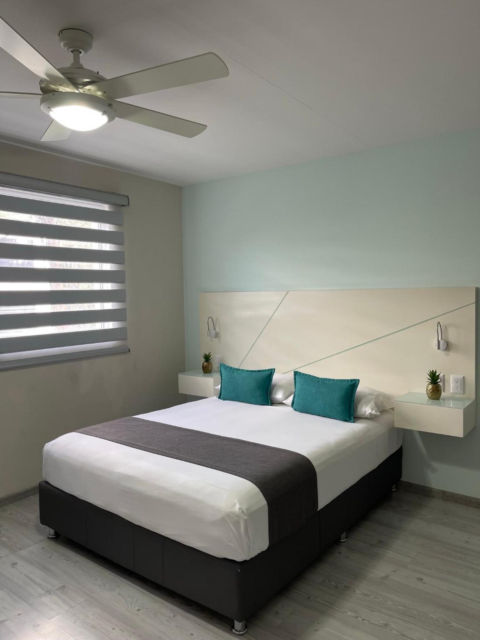 Deluxe Double Room - Photo 21