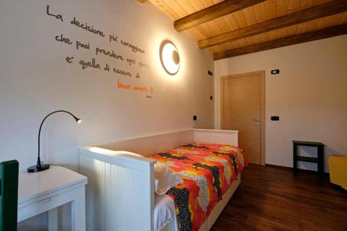 Single Room with Private Bathroom photo 2