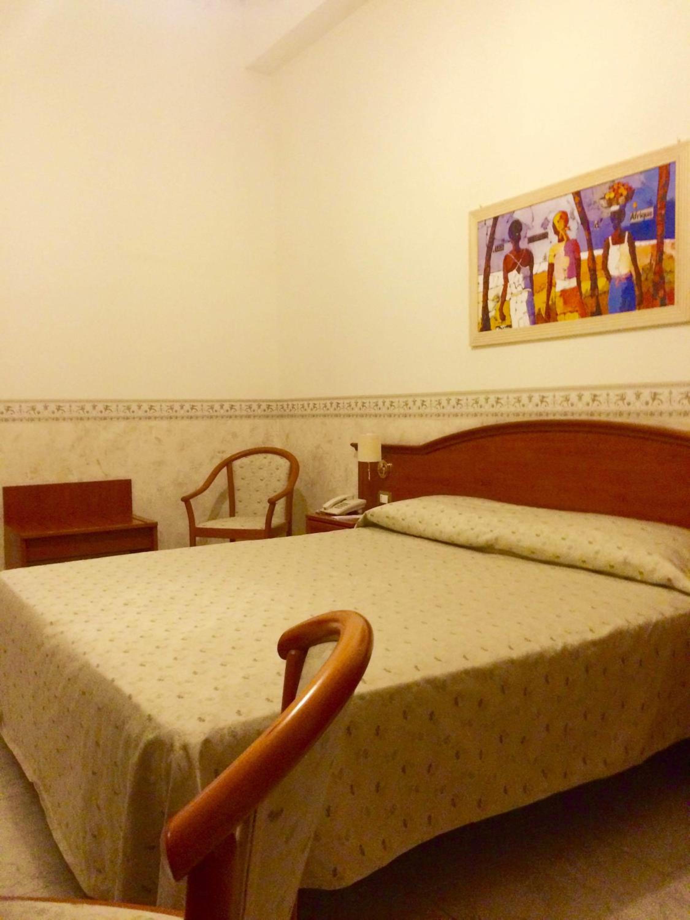 Double Room - Photo 15