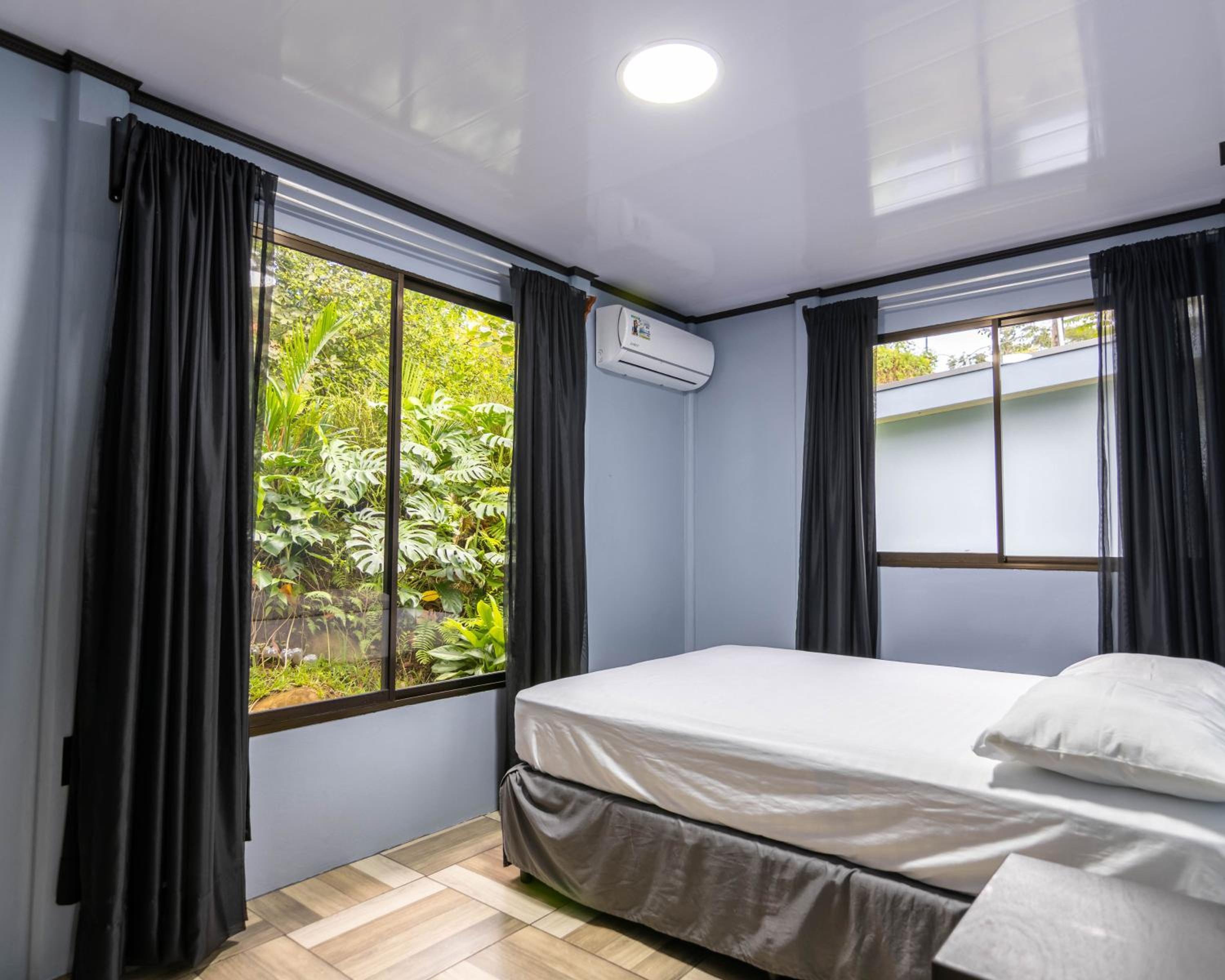 Three-Bedroom House photo 3