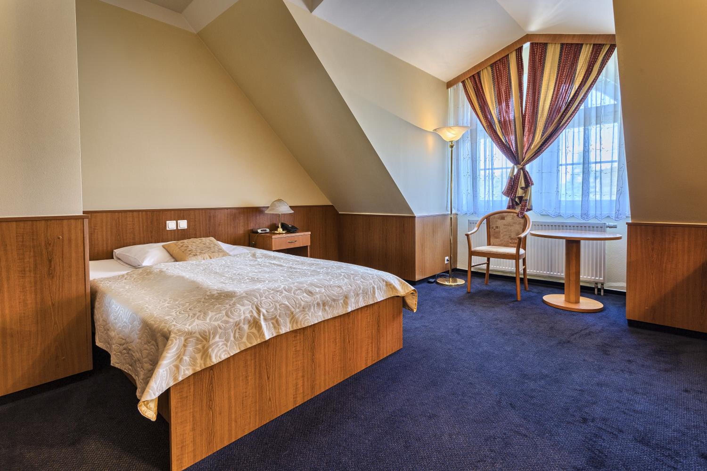 Single Room With Entertainment Package