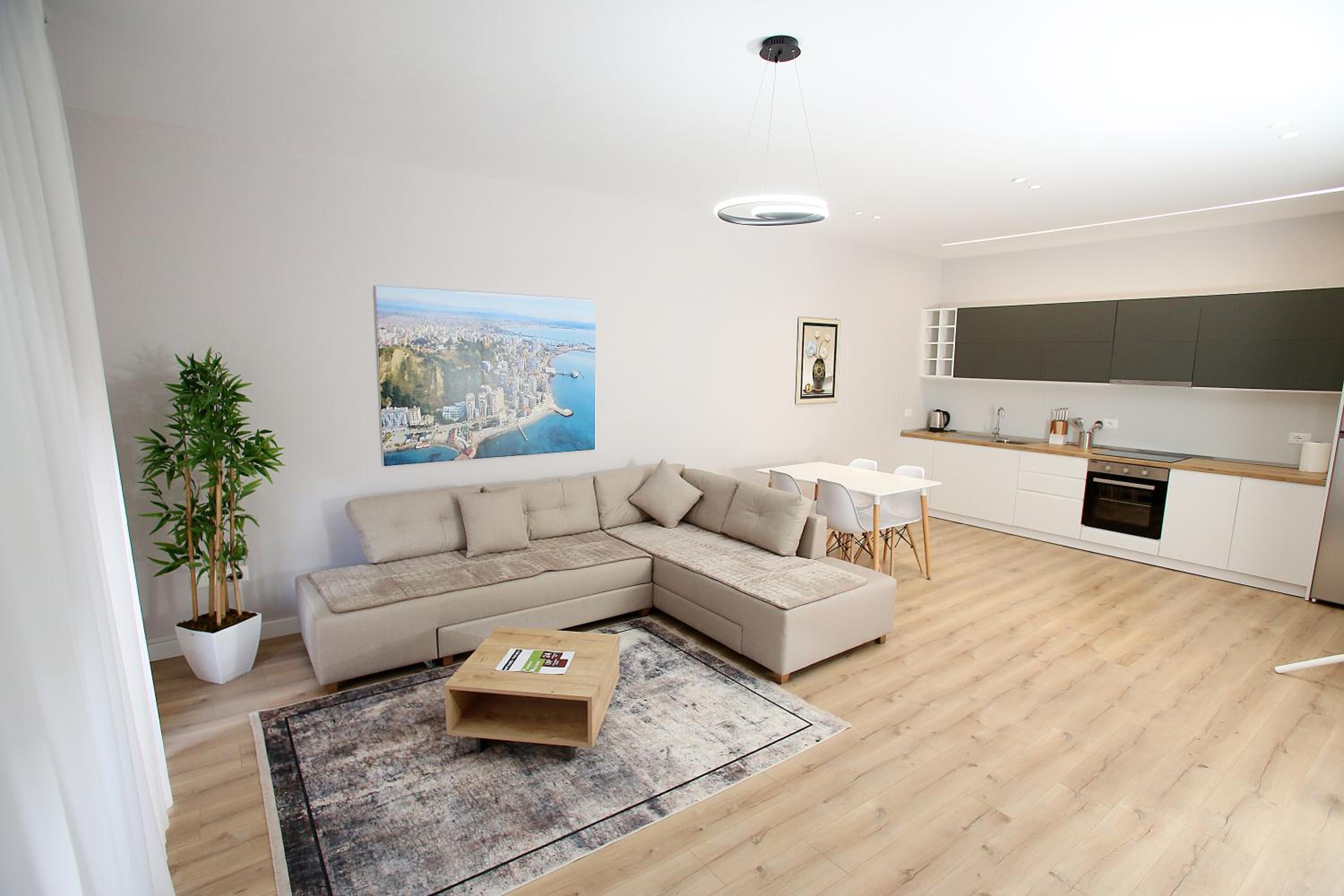 One-Bedroom Apartment photo 1