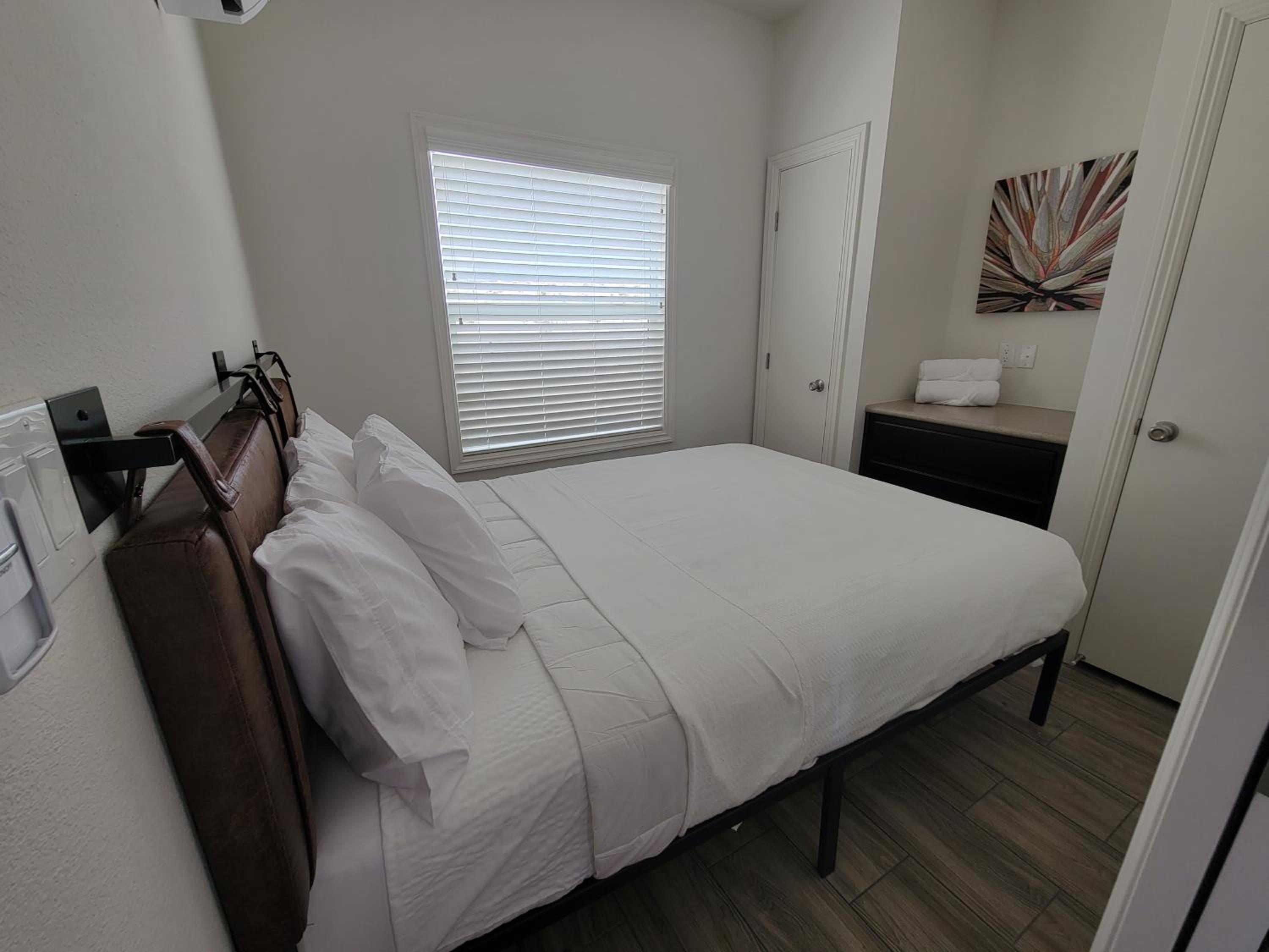 Two-Bedroom Cottage photo 1