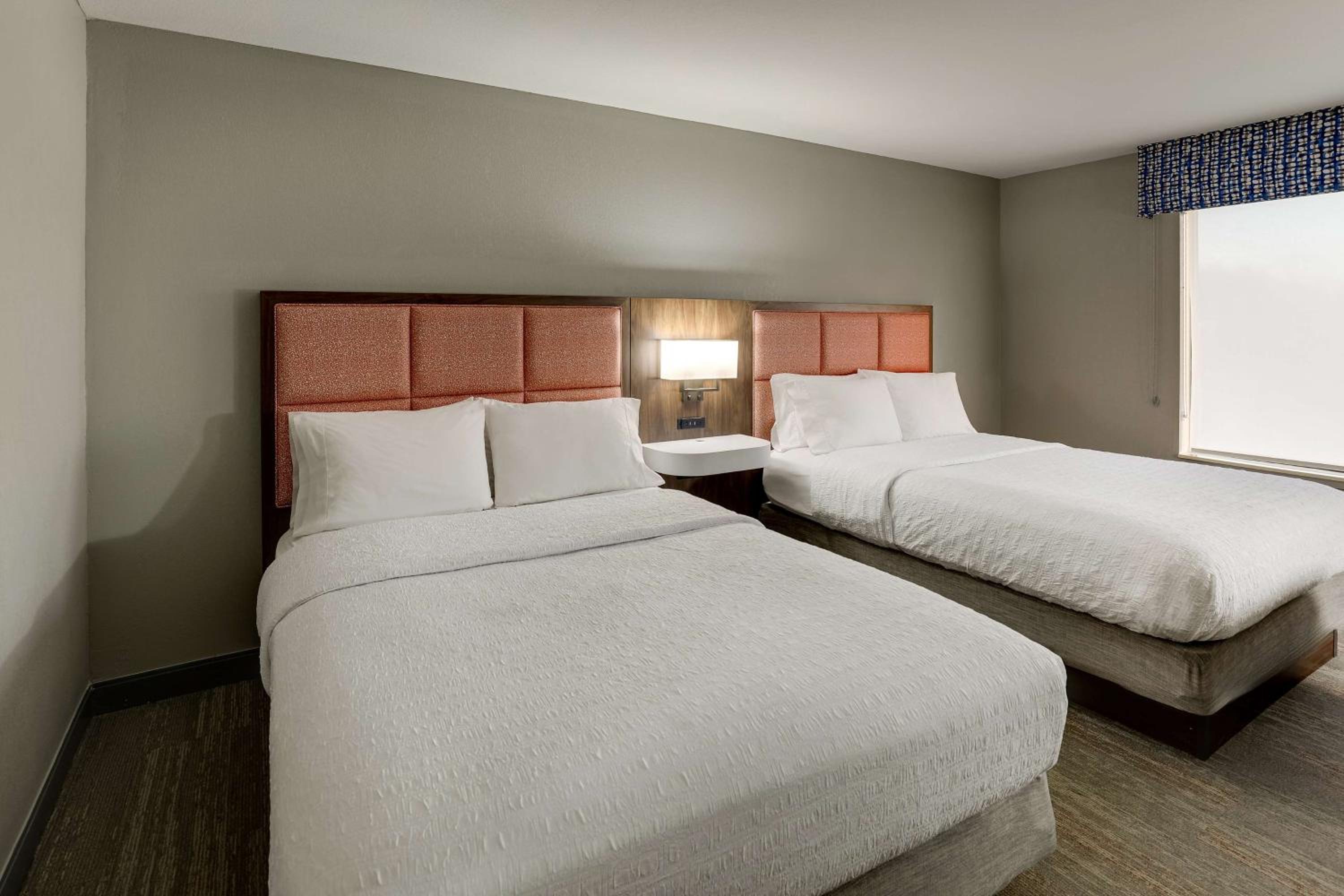 Room with Two Queen Beds - Non-Smoking - Photo 1