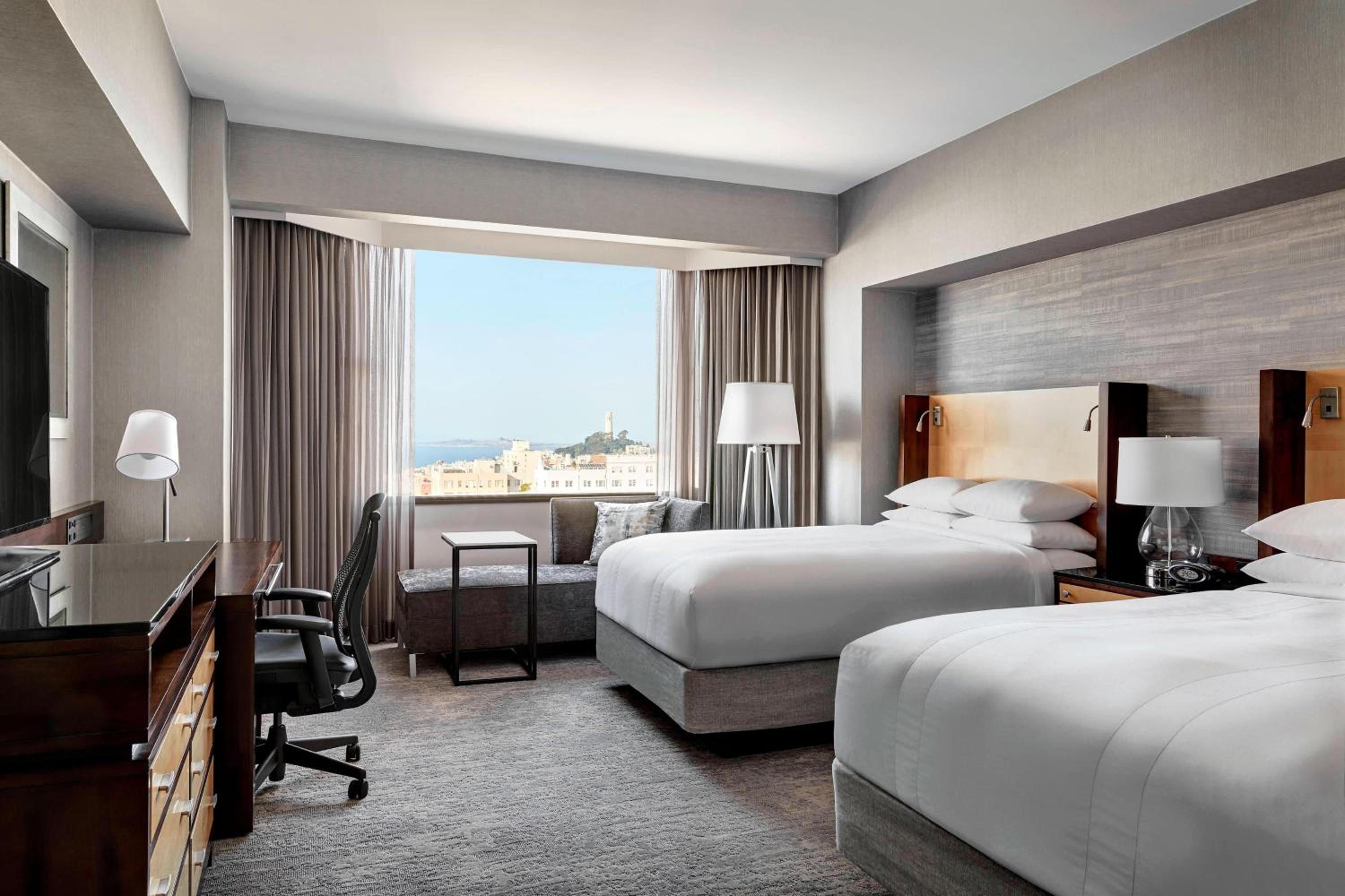 Double Room with City or Bay View - Photo 4