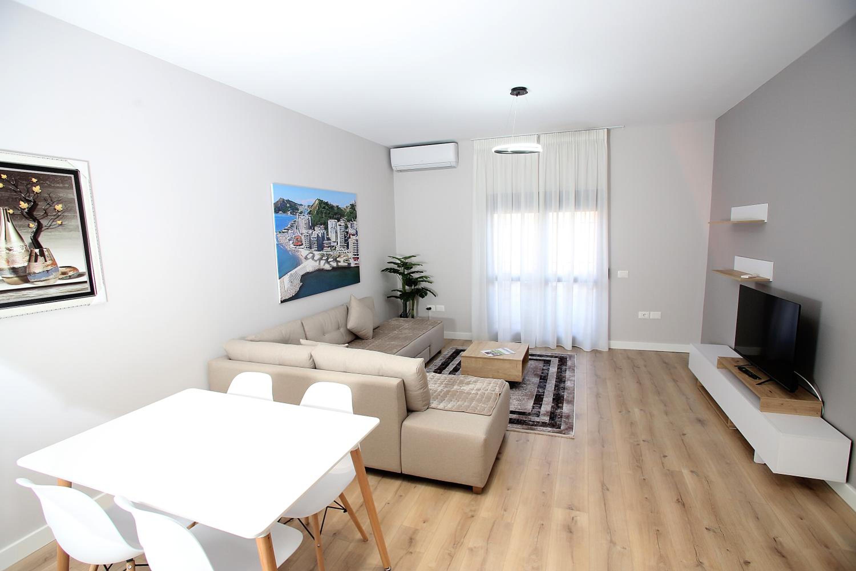 Apartment with Balcony photo 1
