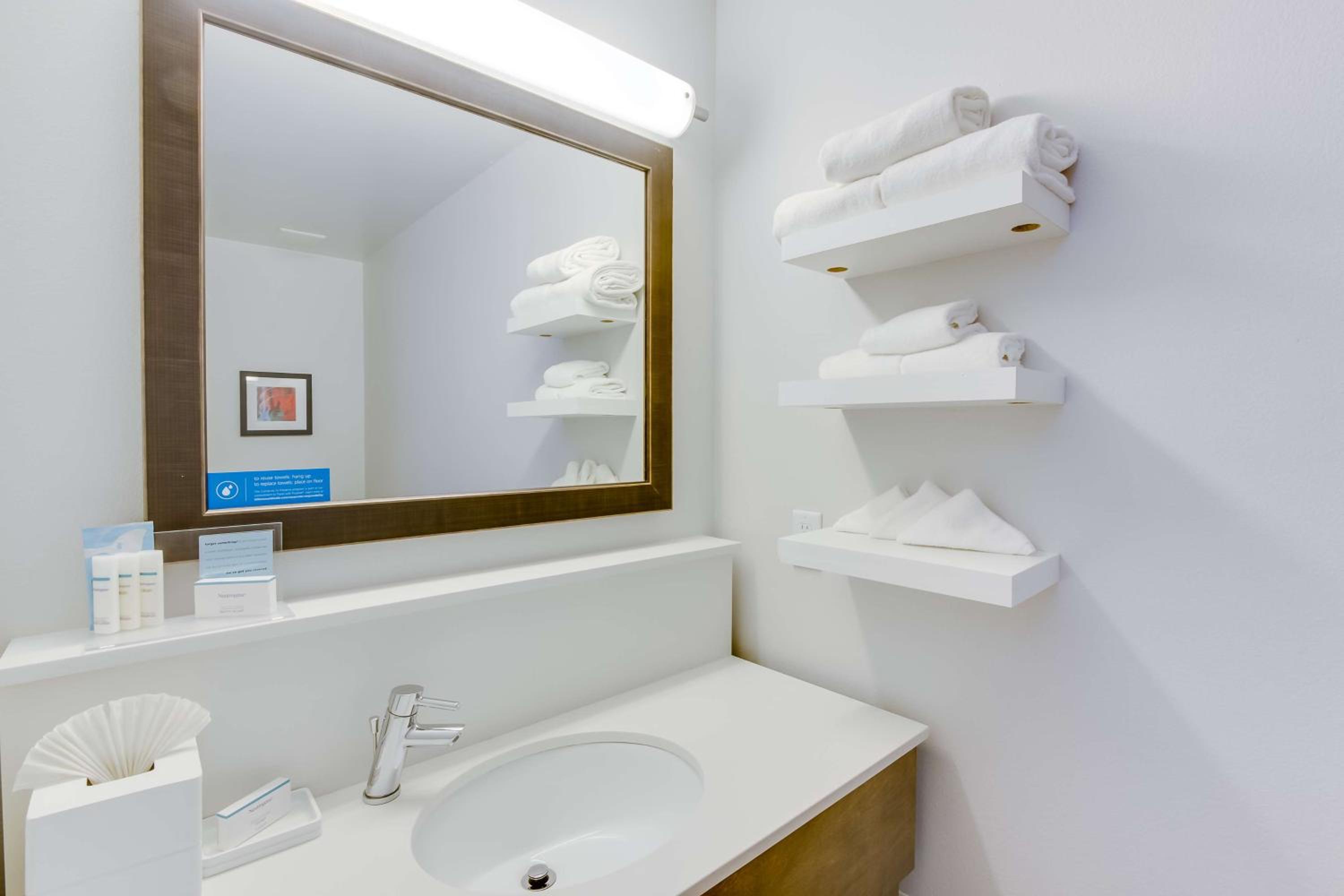 King Room with Spa Bath