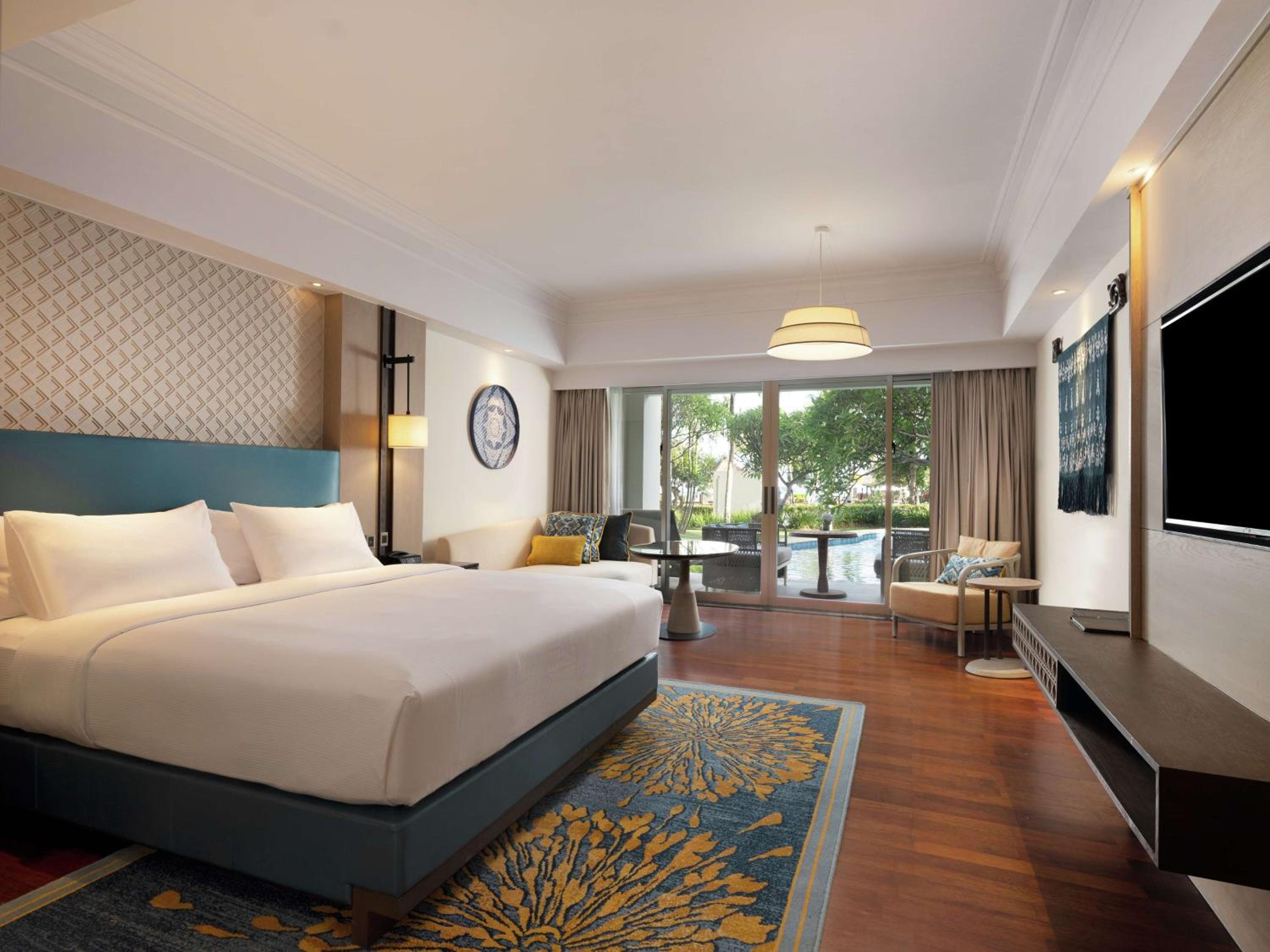 Executive King Room with Lagoon Access photo 1