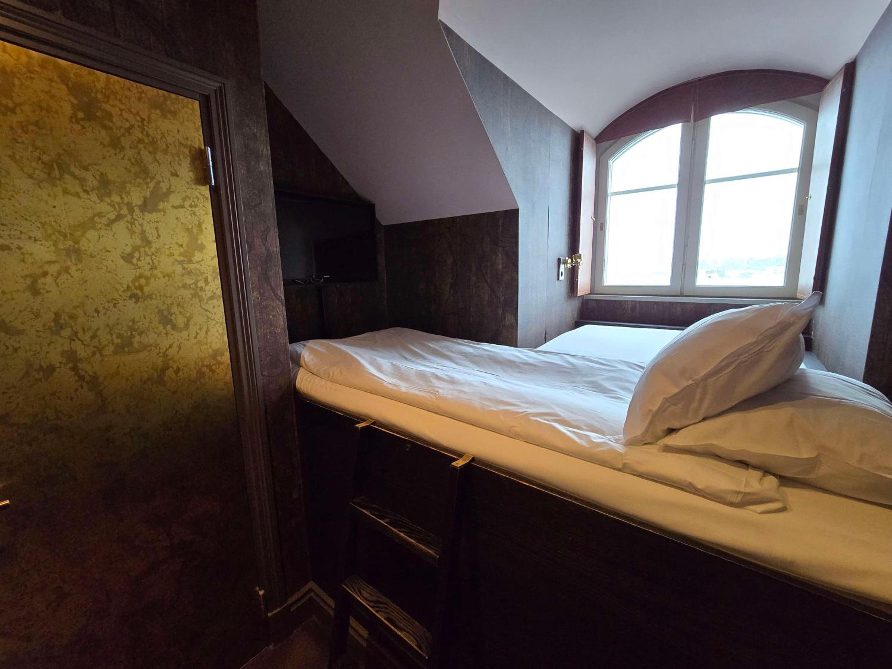 Standard Double Room - Non-Smoking - Photo 6