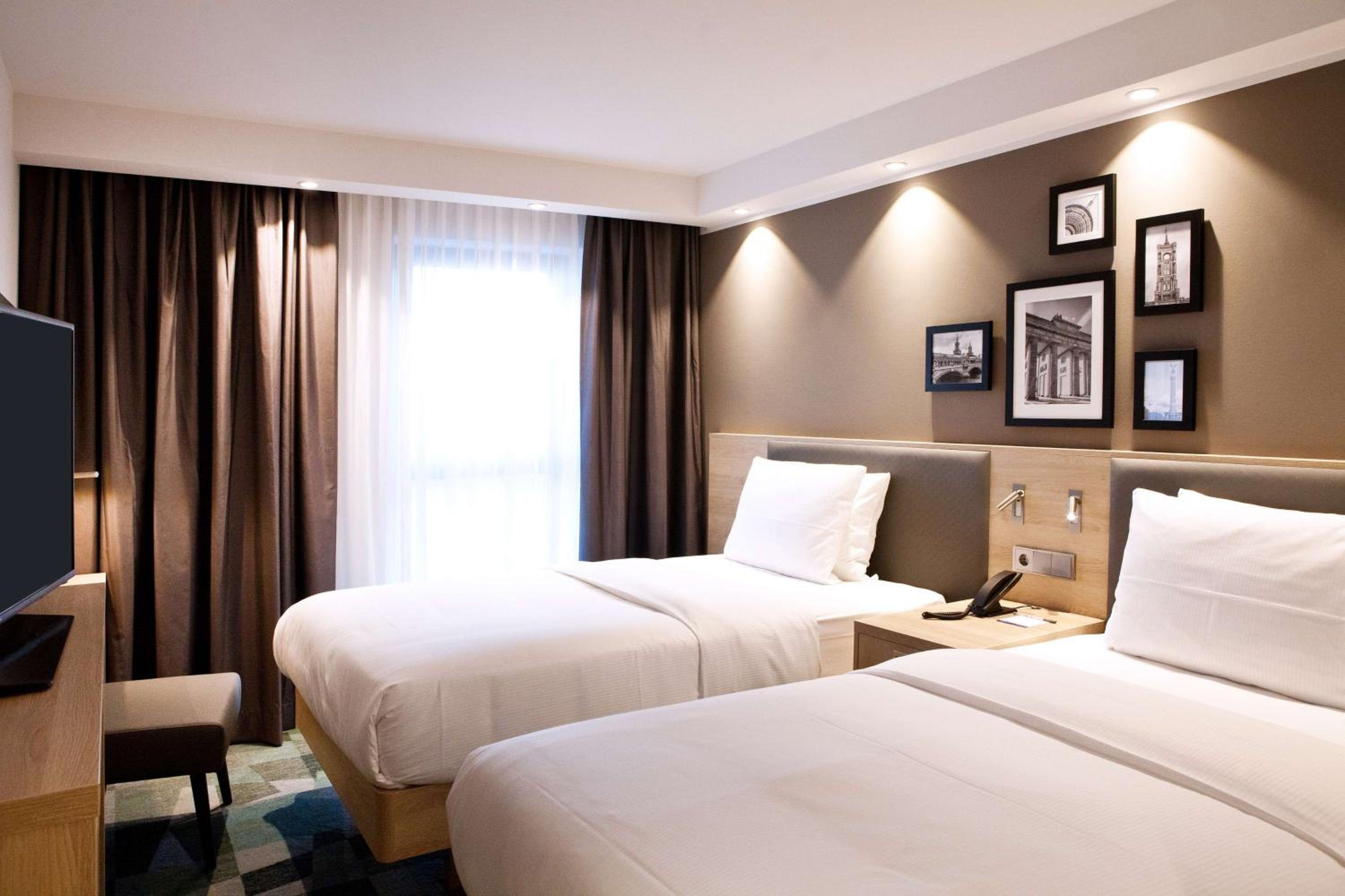 Twin Room - Photo 4