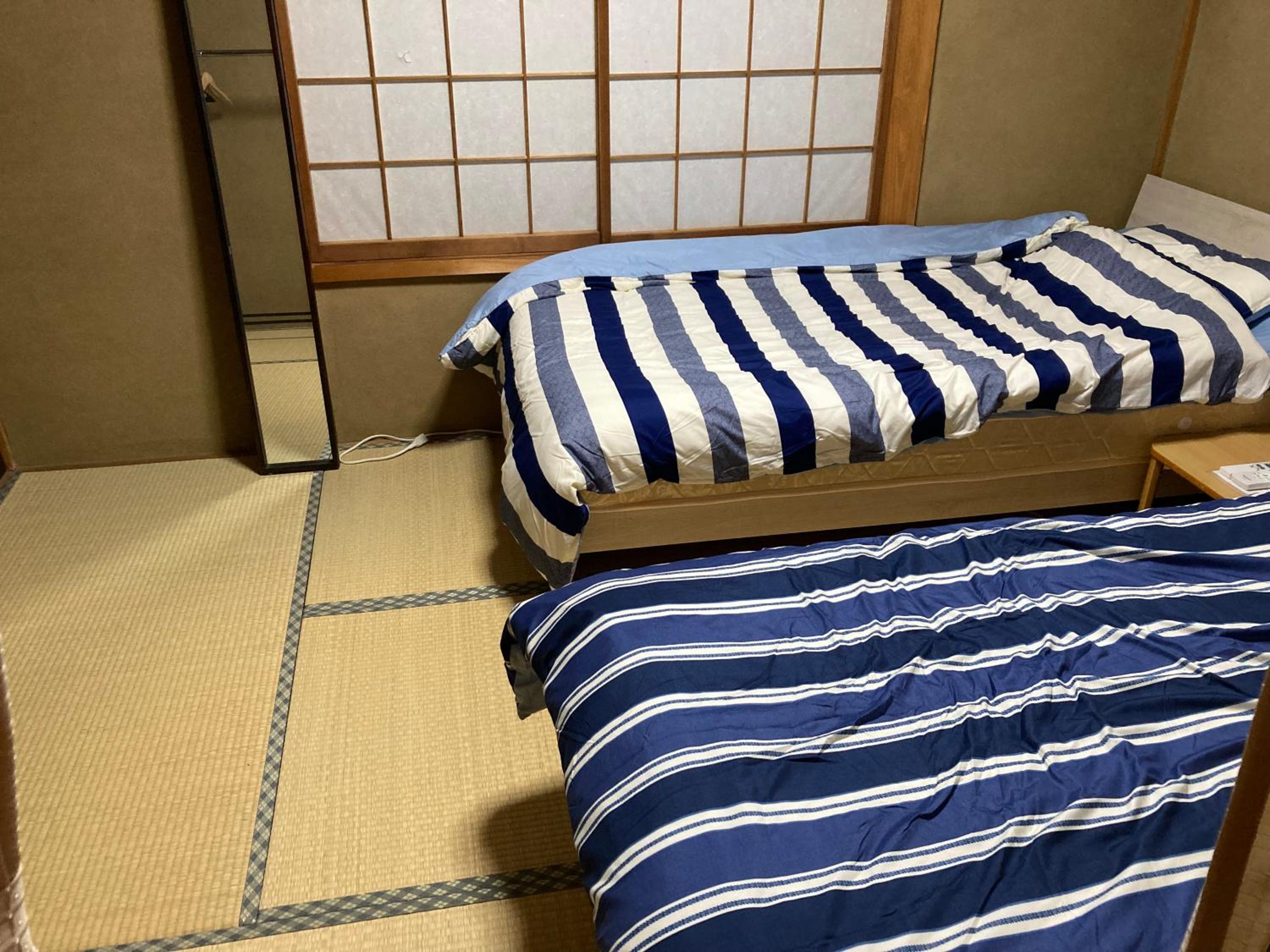 共享浴室双人间