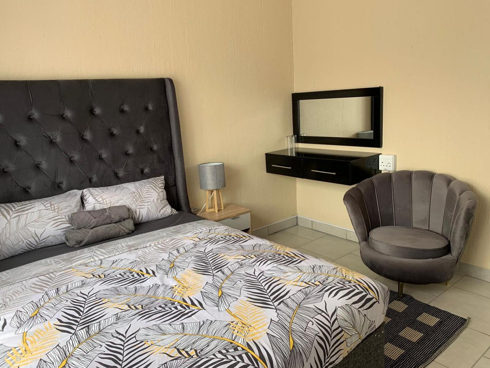 Double Room with Shared Bathroom photo 2