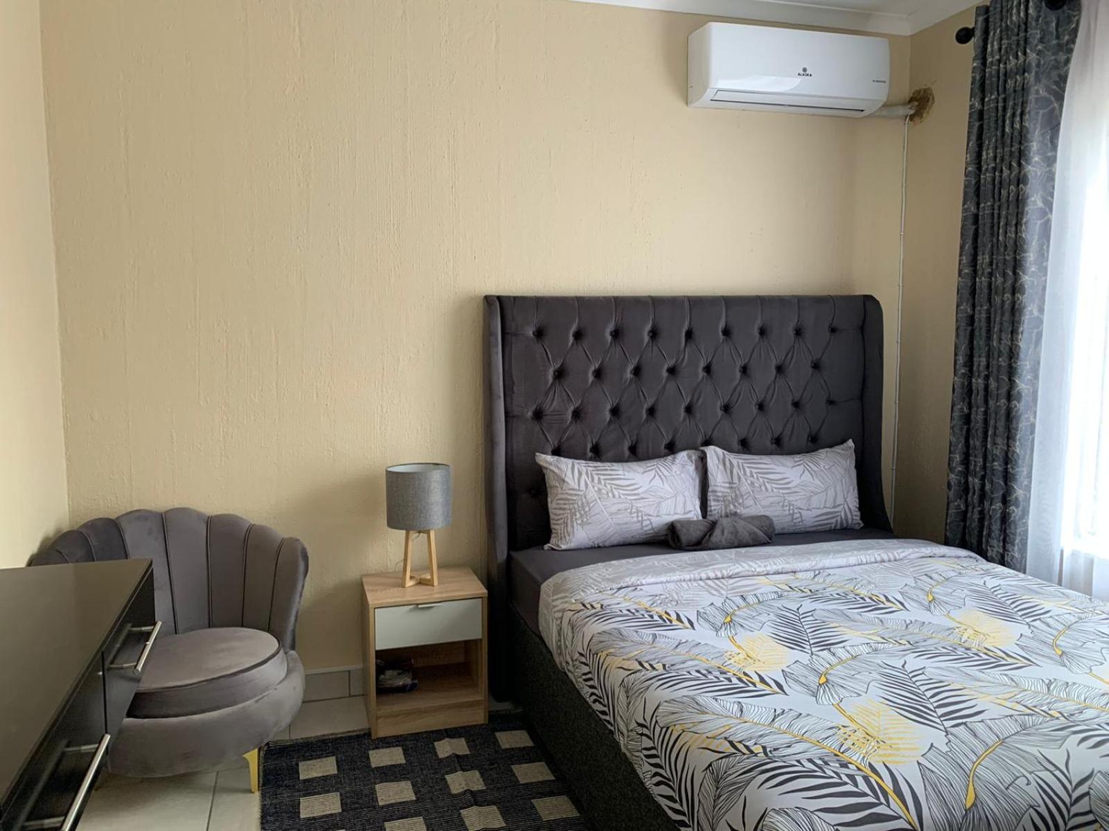 Double Room with Shared Bathroom photo 3