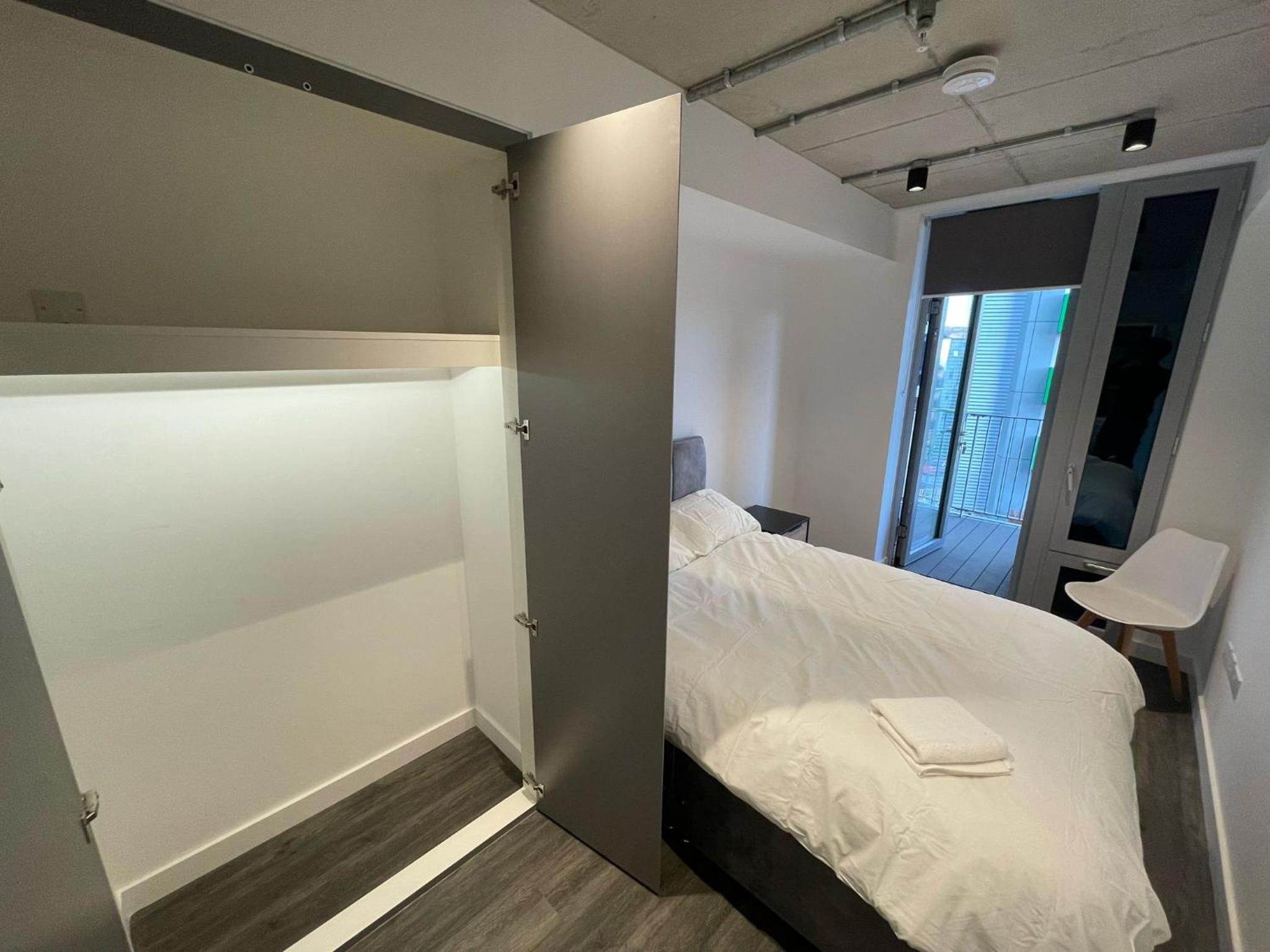 One-Bedroom Apartment photo 2