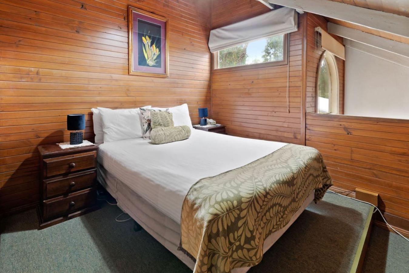 Orchard Chalet photo 2