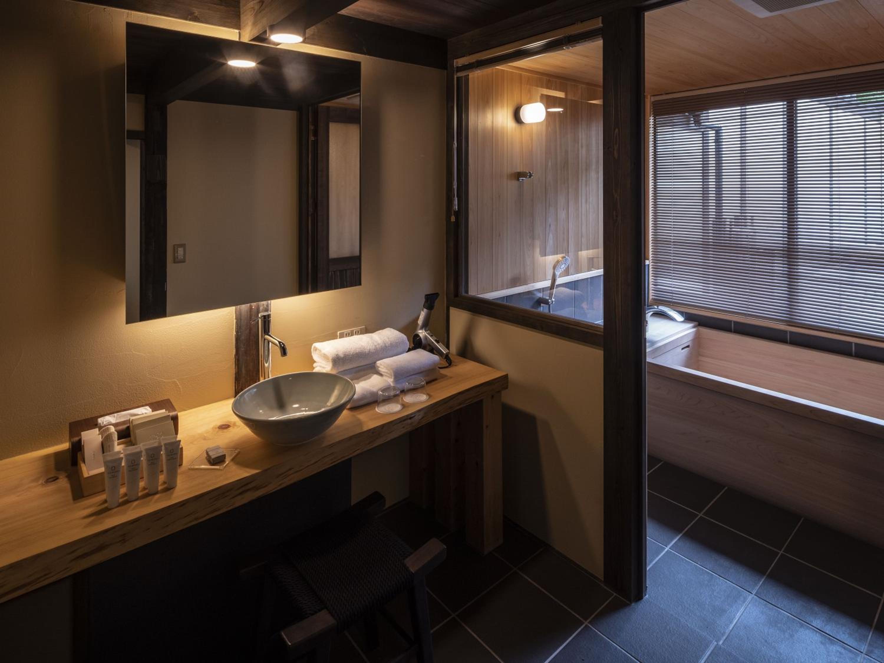 Standard Twin Room - Photo 12