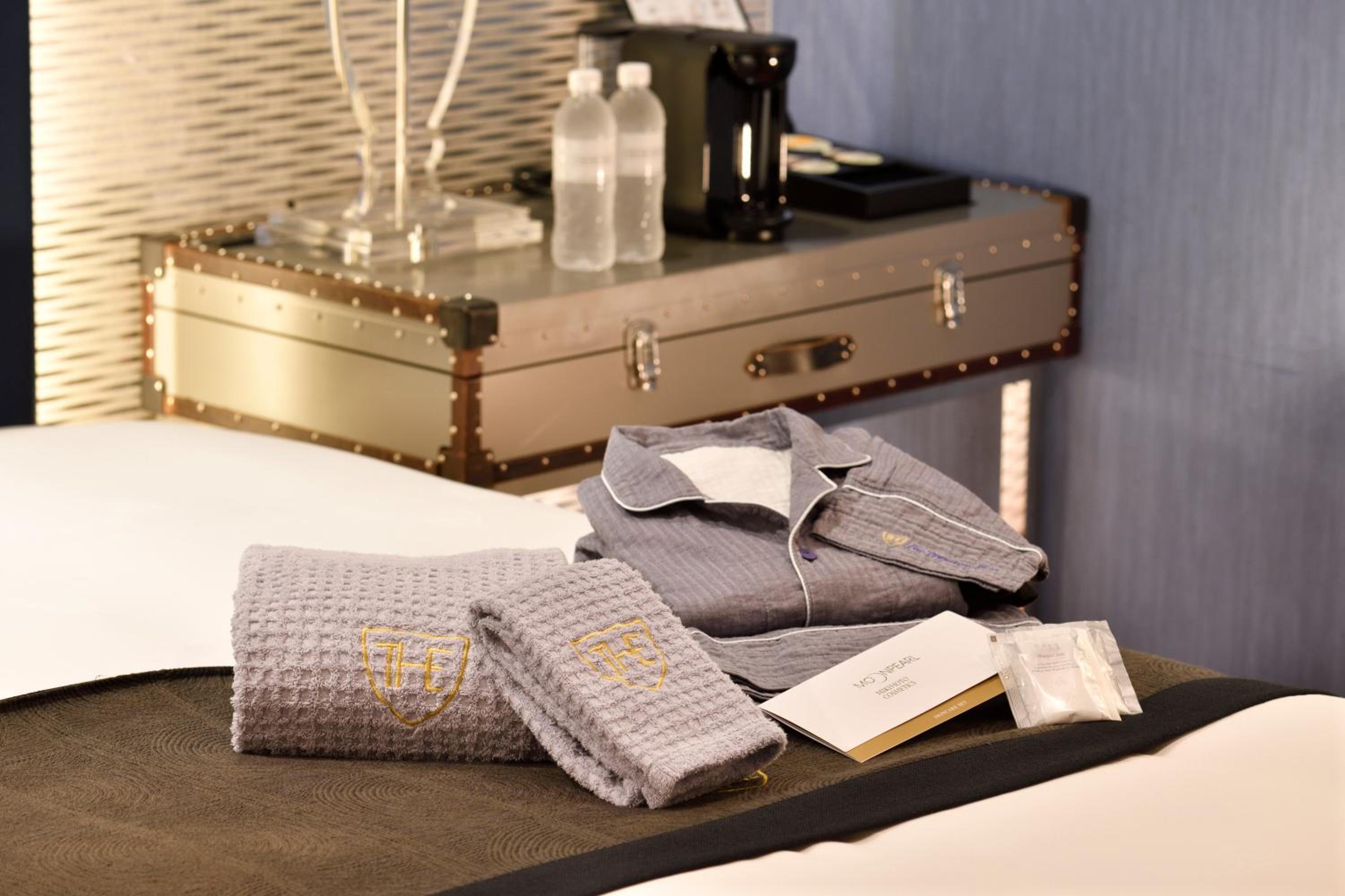 Premium Double Room with Complimentary Breakfast - Photo 2