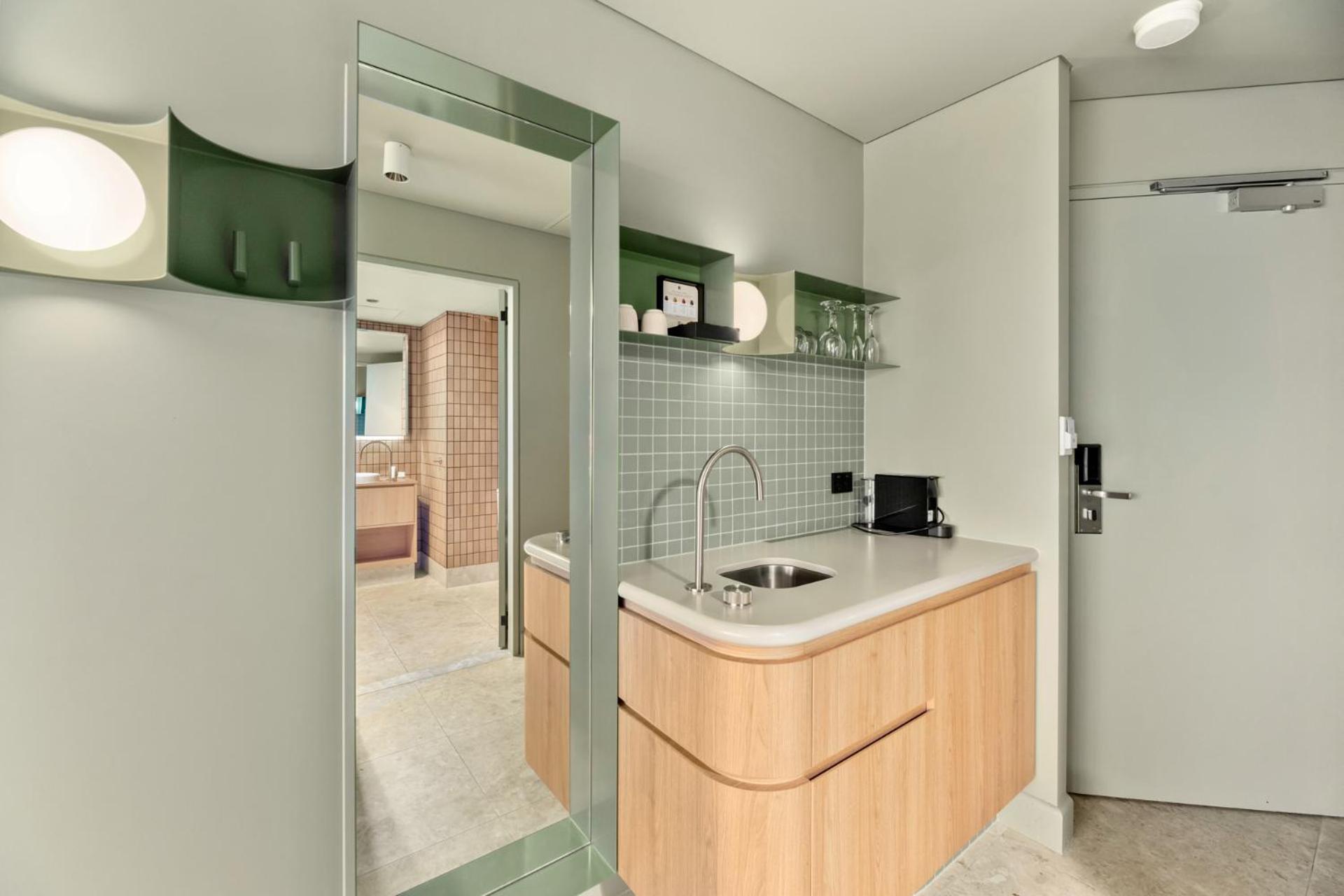 One-Bedroom Suite - Free Wifi and Parking - Photo 2