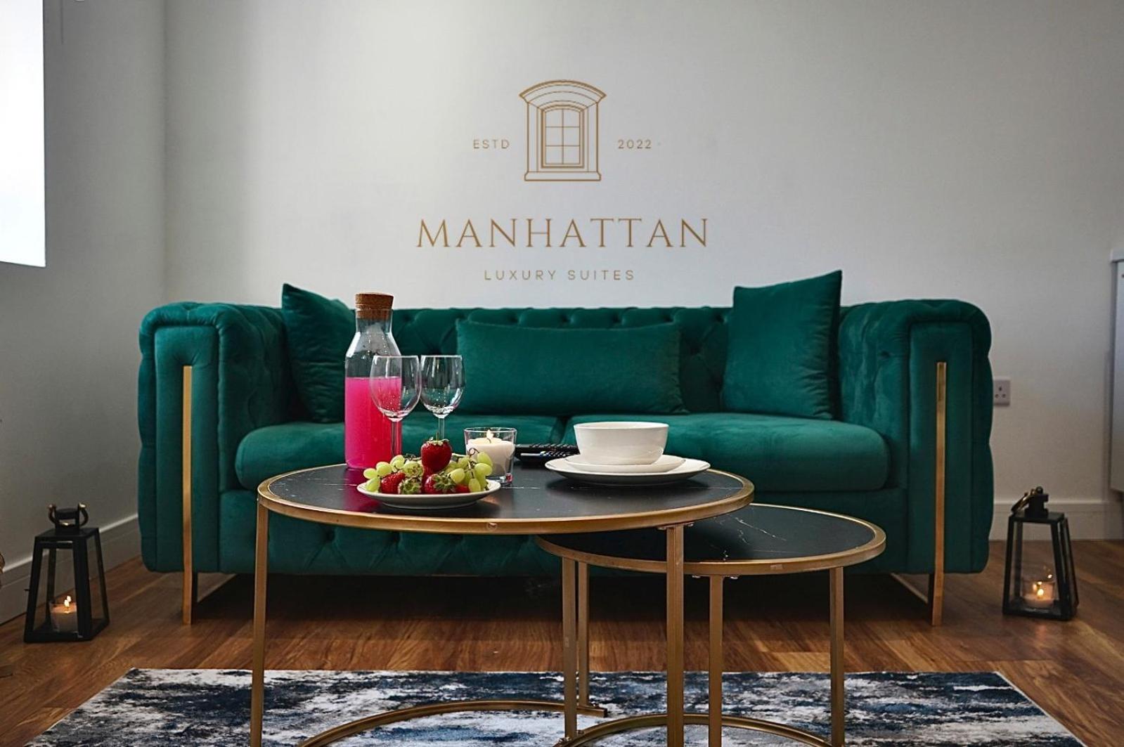 Deluxe One-Bedroom Apartment with City View - Photo 13