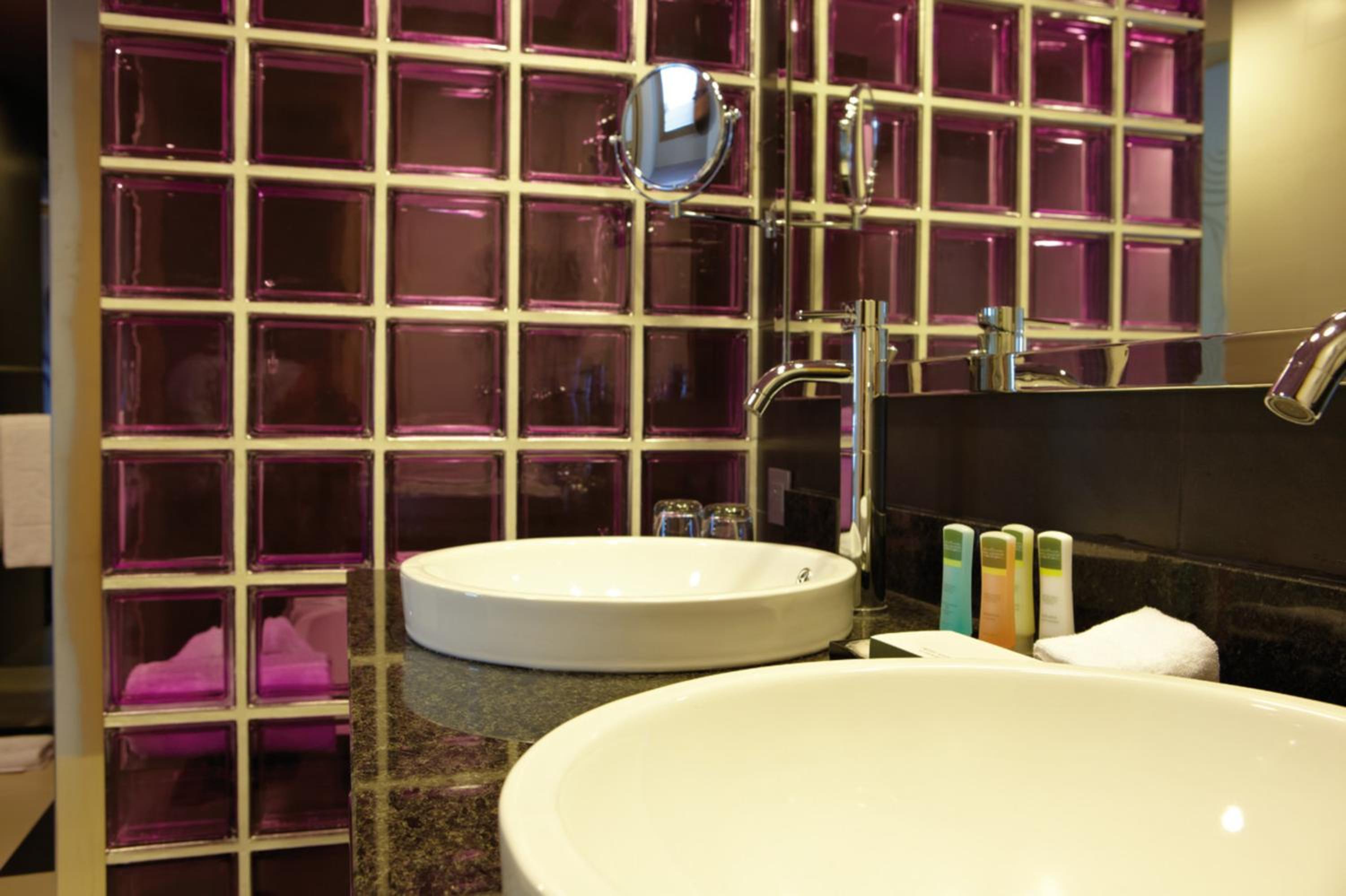 Deluxe King Room - Photo 4