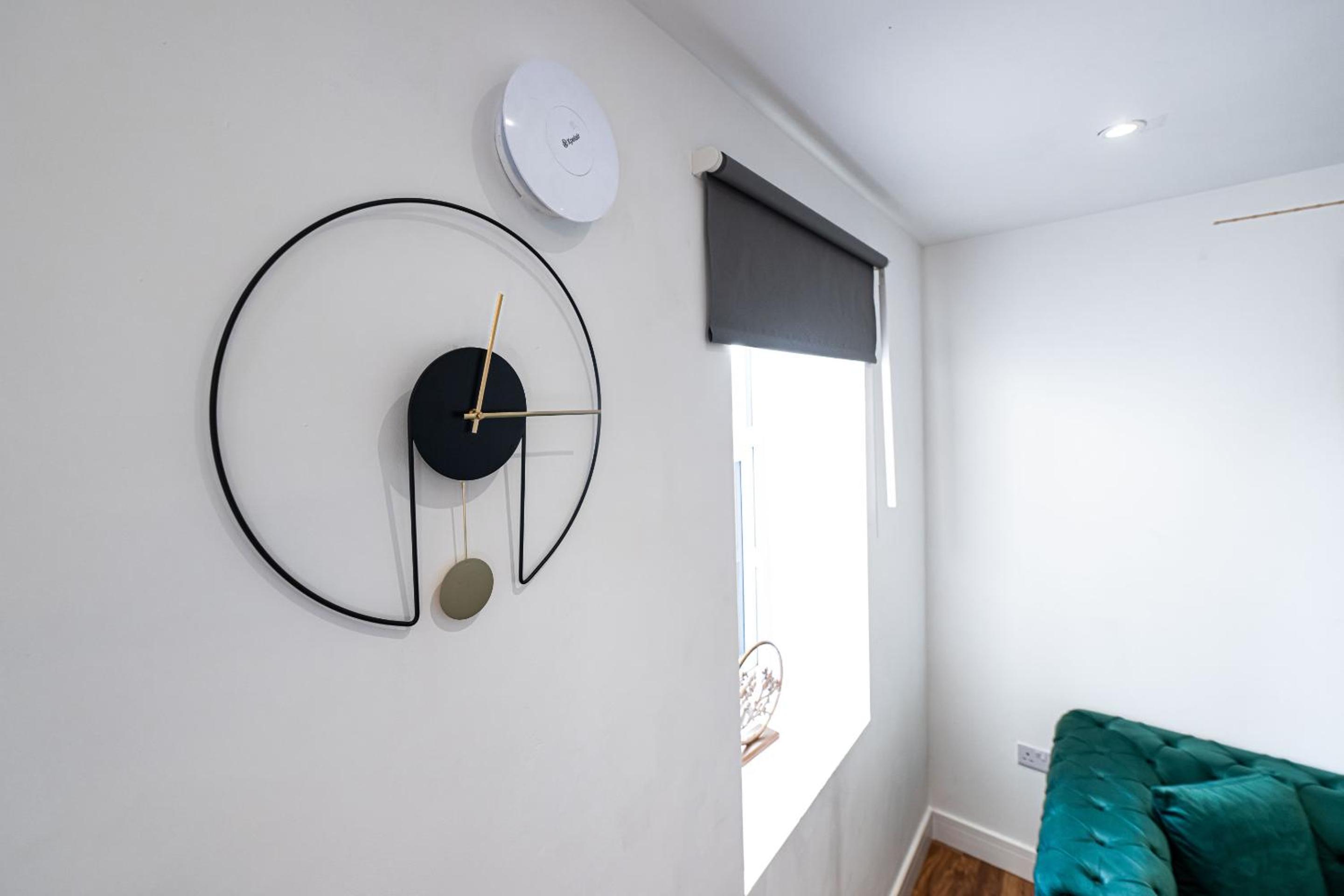 Deluxe One-Bedroom Apartment with City View - Photo 26