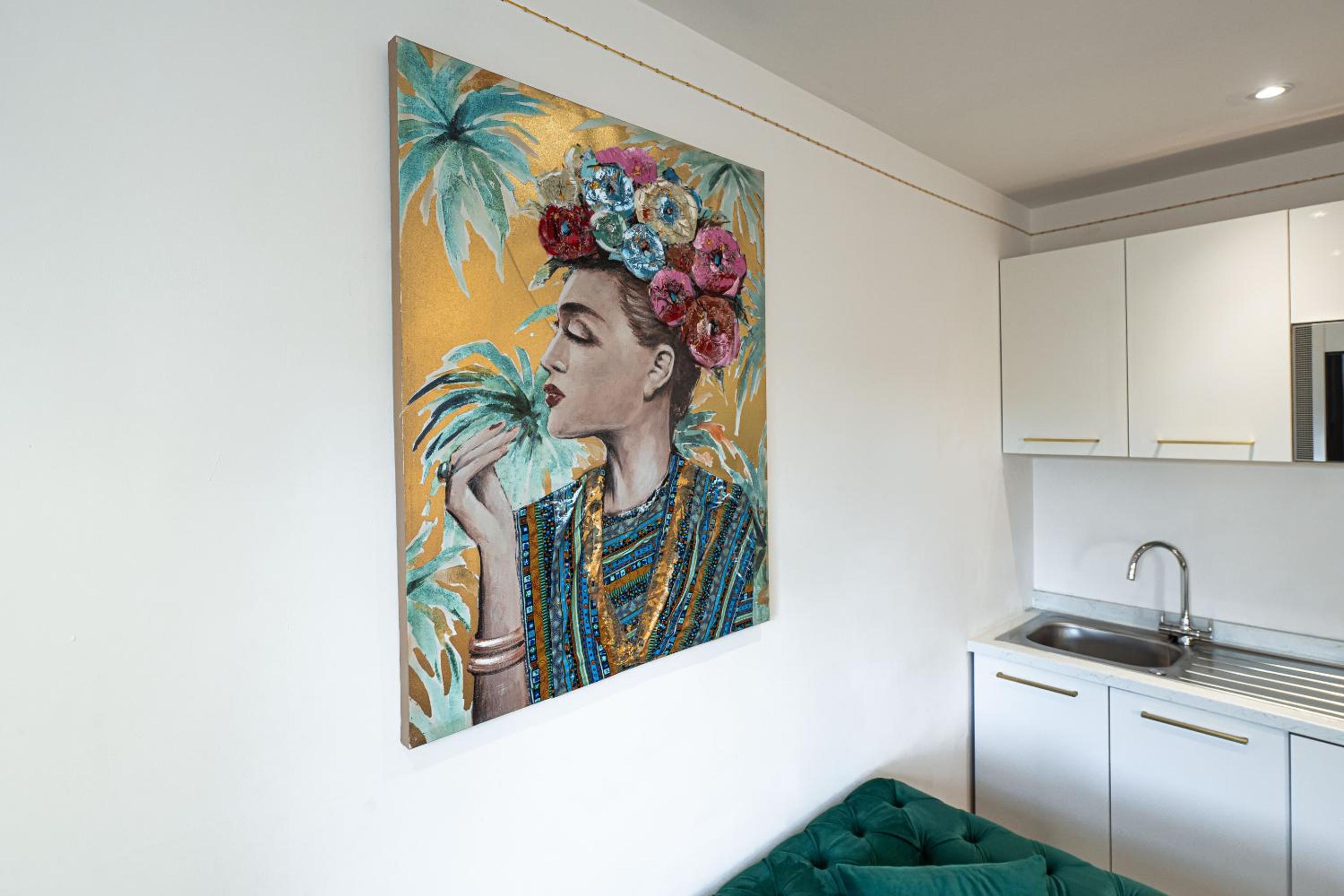 Deluxe One-Bedroom Apartment with City View - Photo 34