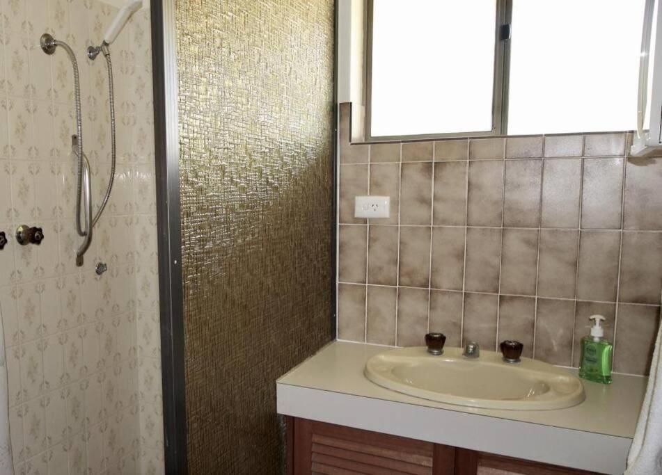 Three-Bedroom House photo 2