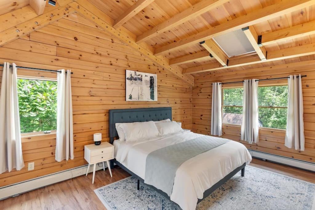 Three-Bedroom House photo 2