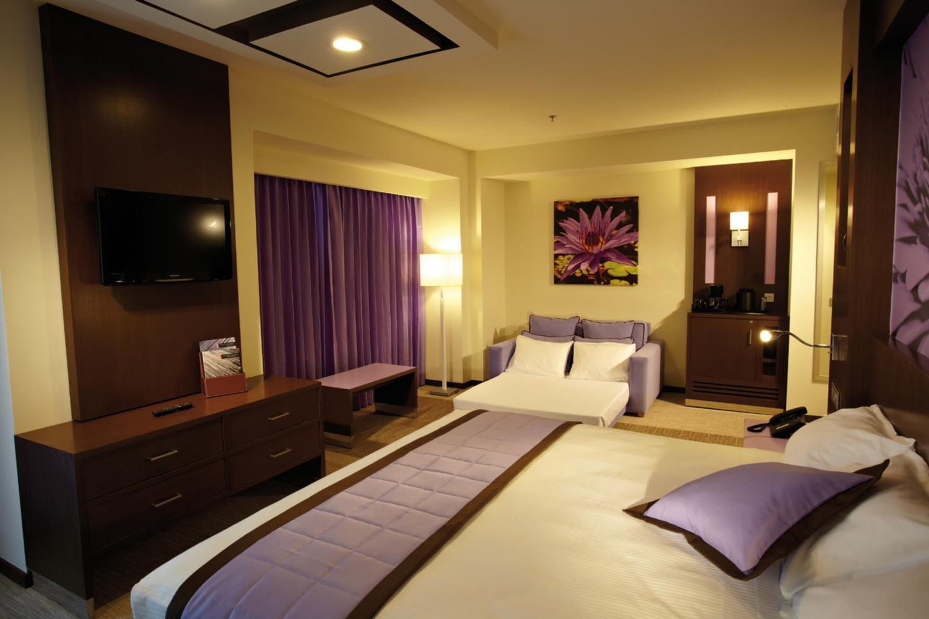 Executive Twin Room Adults Only (Crown Level Access) - Photo 4