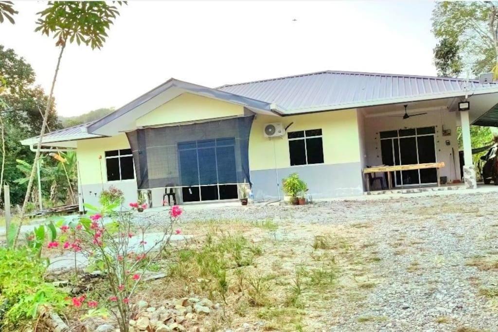 Three-Bedroom House photo 2
