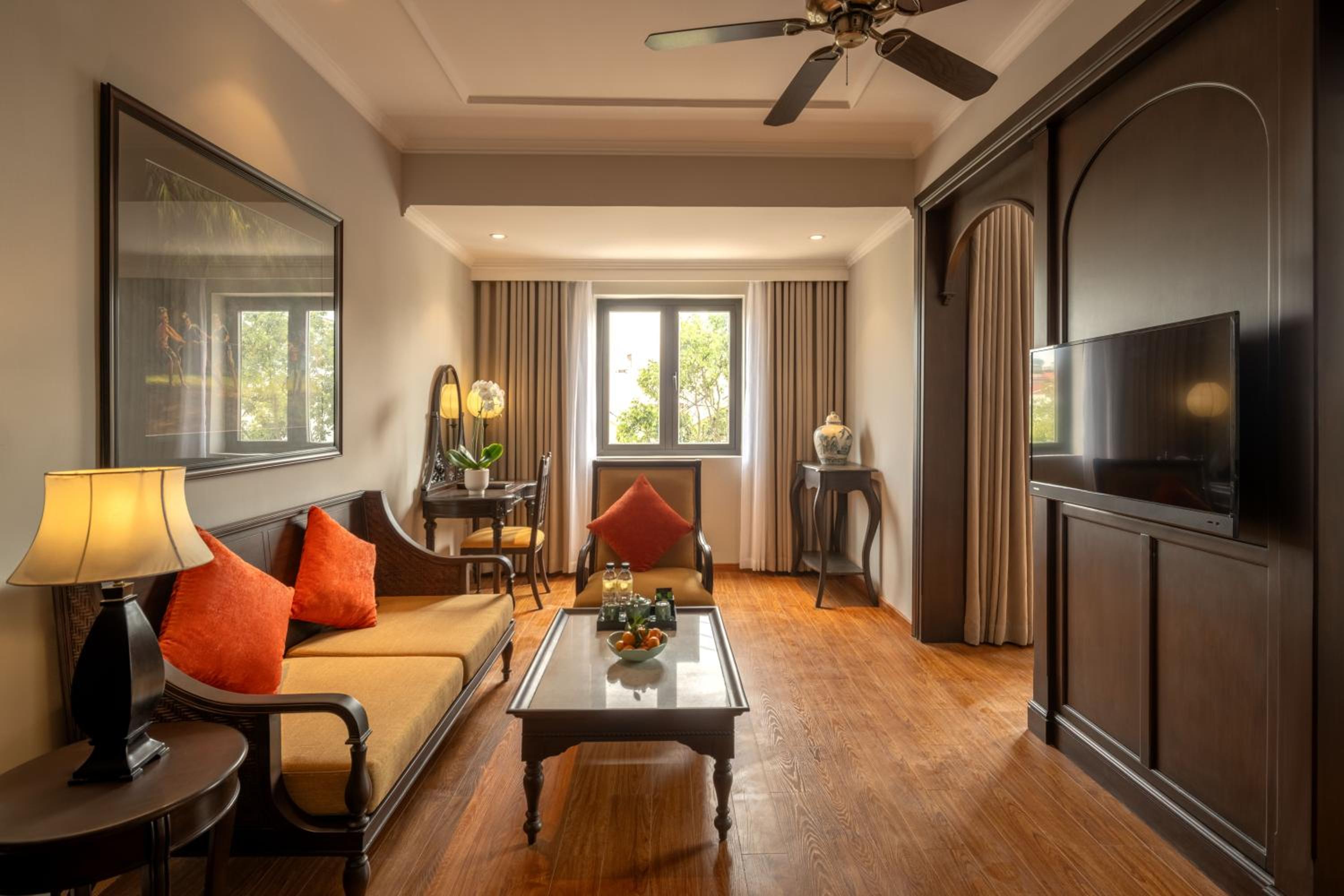 Senior Residence Suite - Free daily 30-min foot massage per pax, photo 6