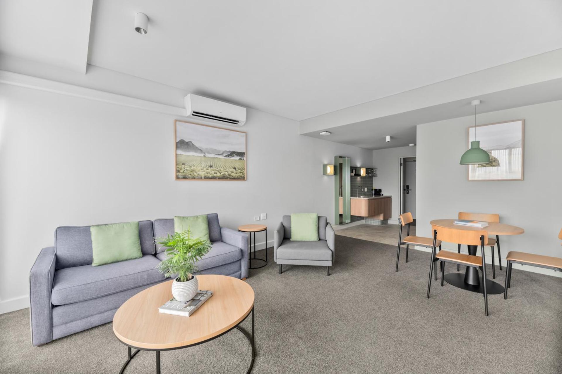 Two-Bedroom Suite - Free Wifi and Parking - Photo 7