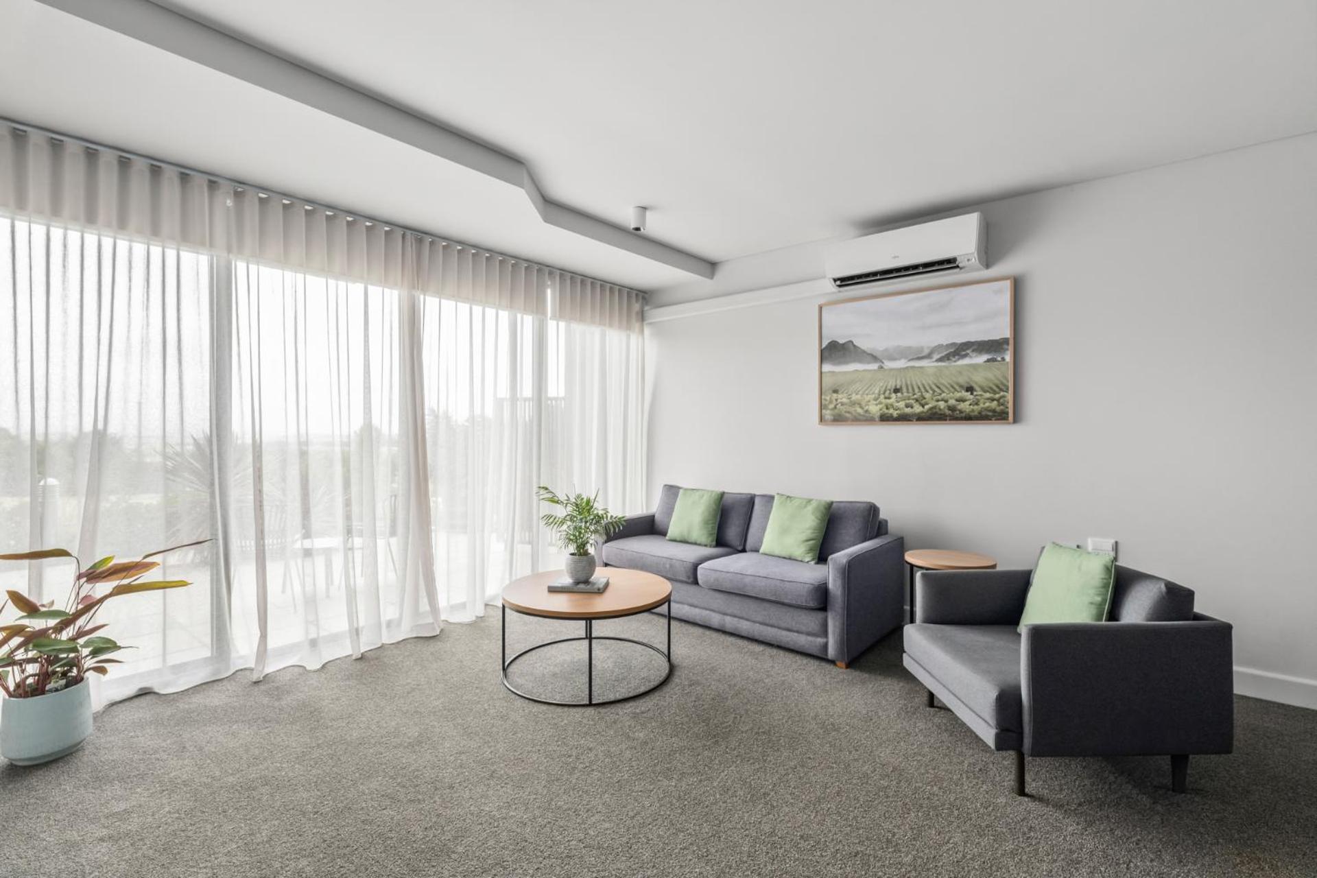 Two-Bedroom Suite - Free Wifi and Parking - Photo 5