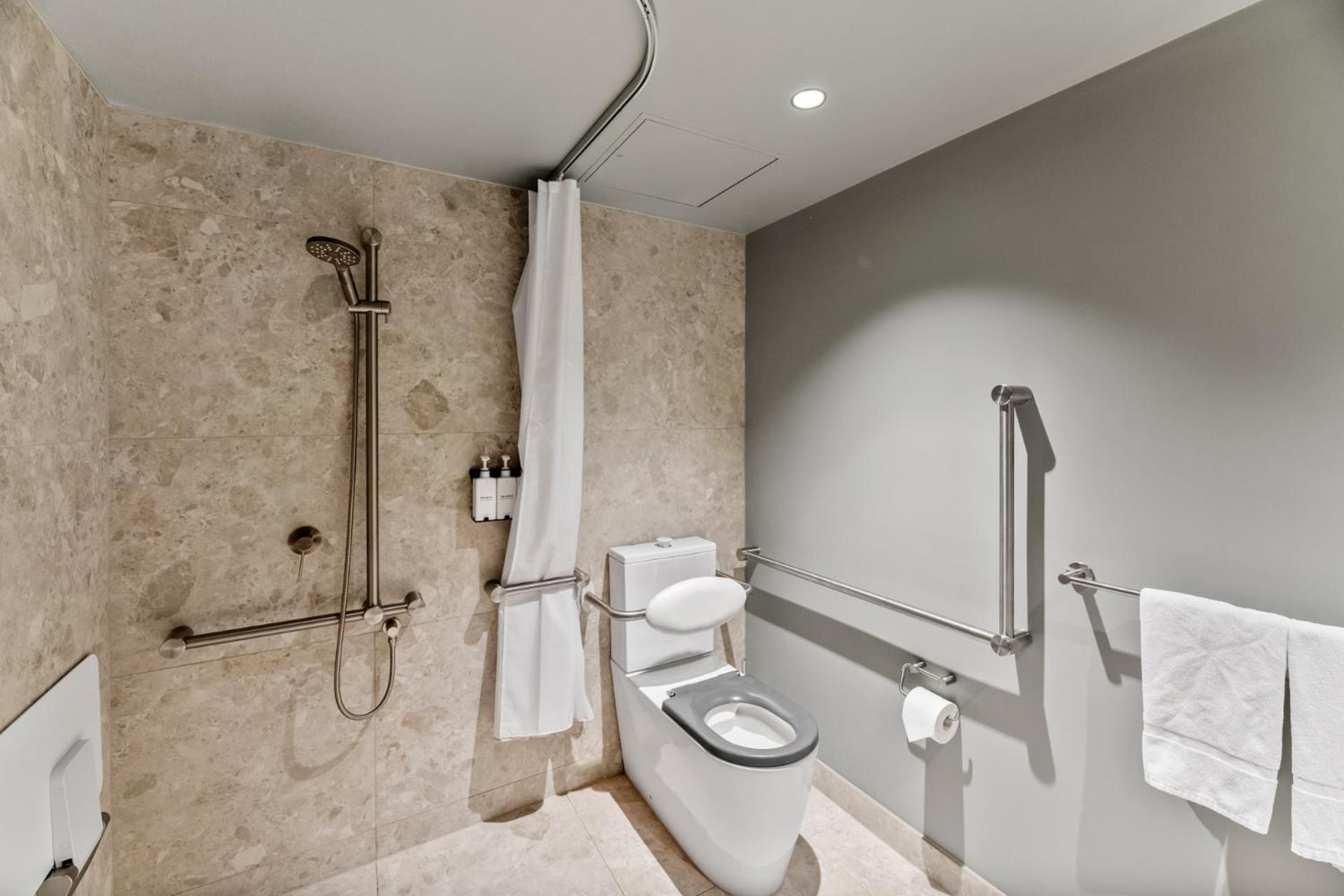 Two-Bedroom Suite - Free Wifi and Parking - Photo 4