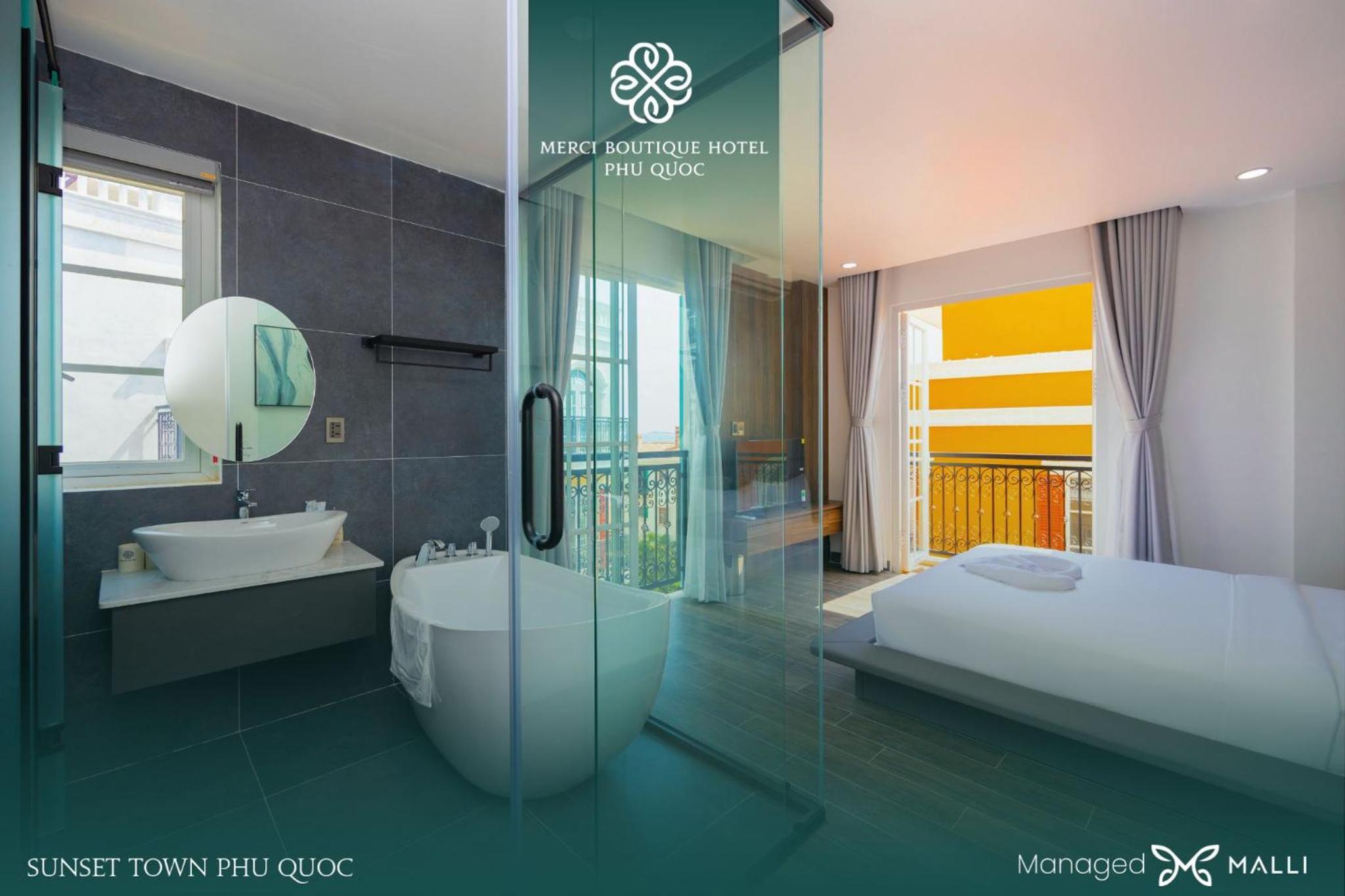 Junior Suite with Balcony - Photo 4