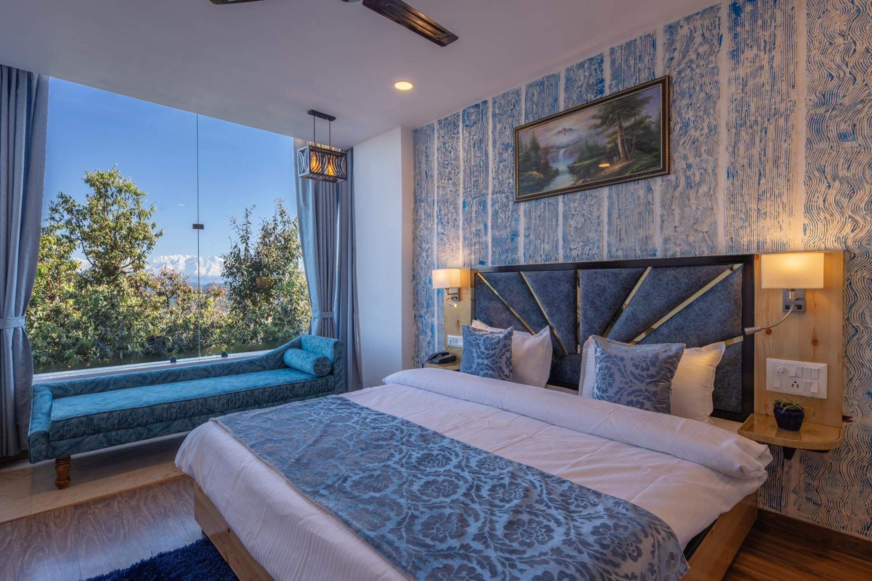 Superior King Room