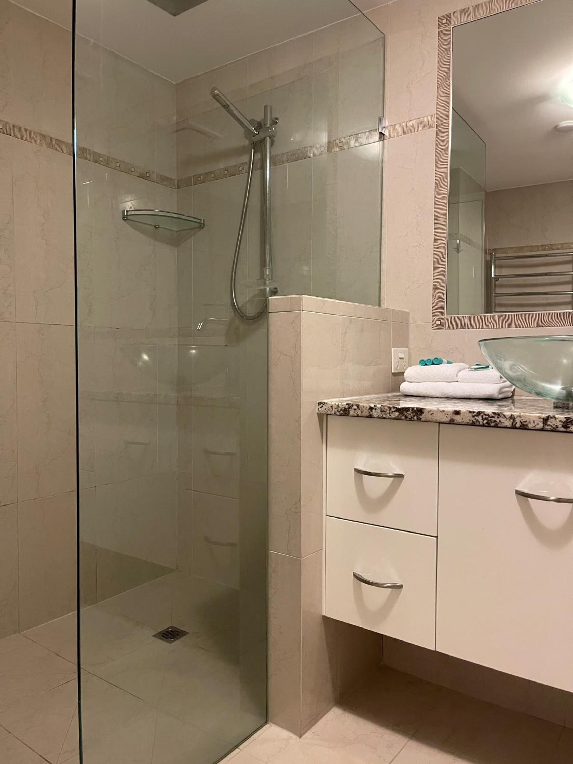 2 Bedroom Superior Ocean View, Tower I - Photo 4