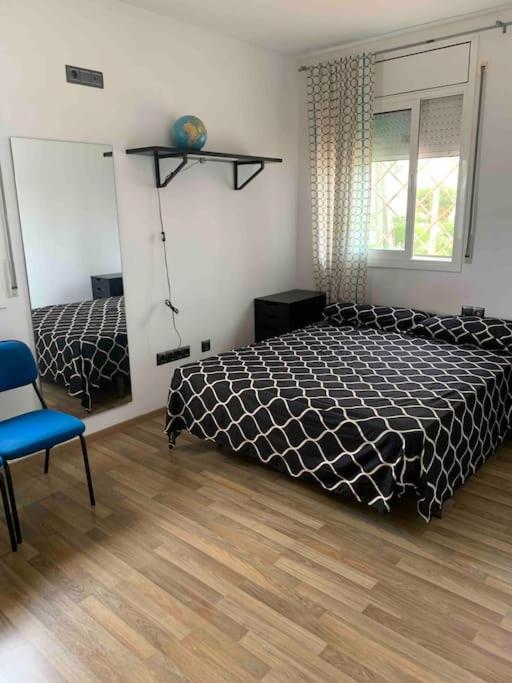 Three-Bedroom House photo 3