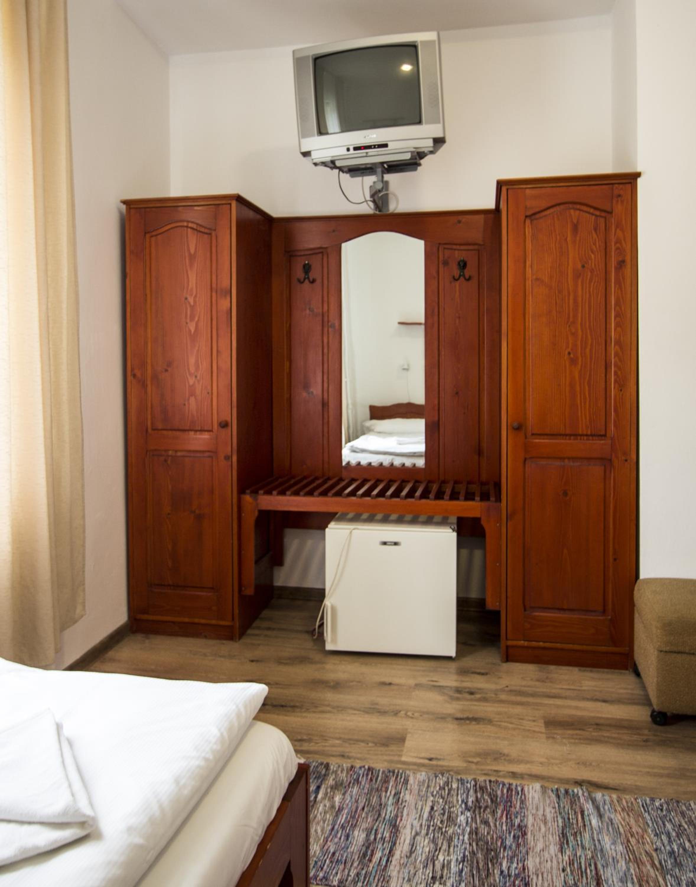 Standard Triple Room photo 2