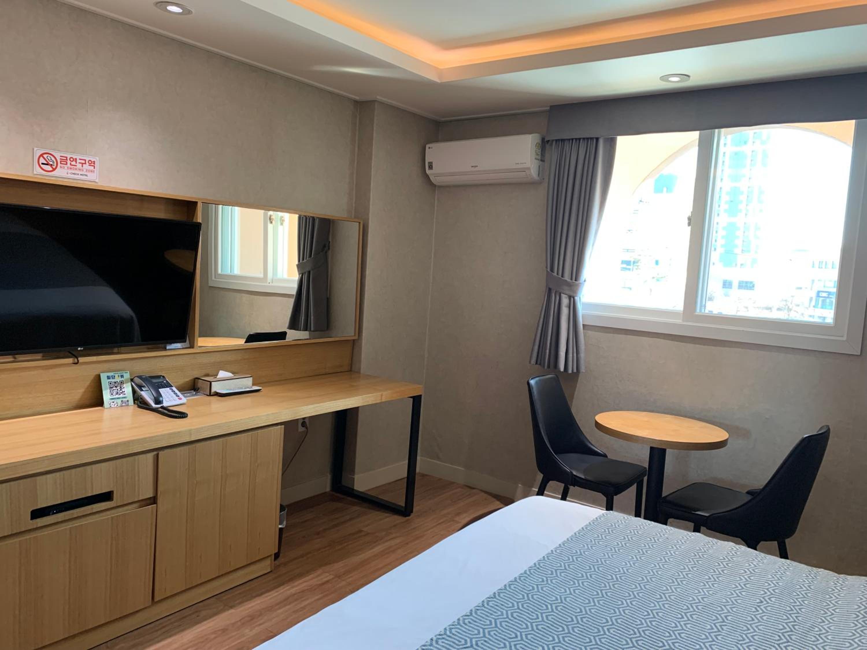 Standard Double Room - Photo 3