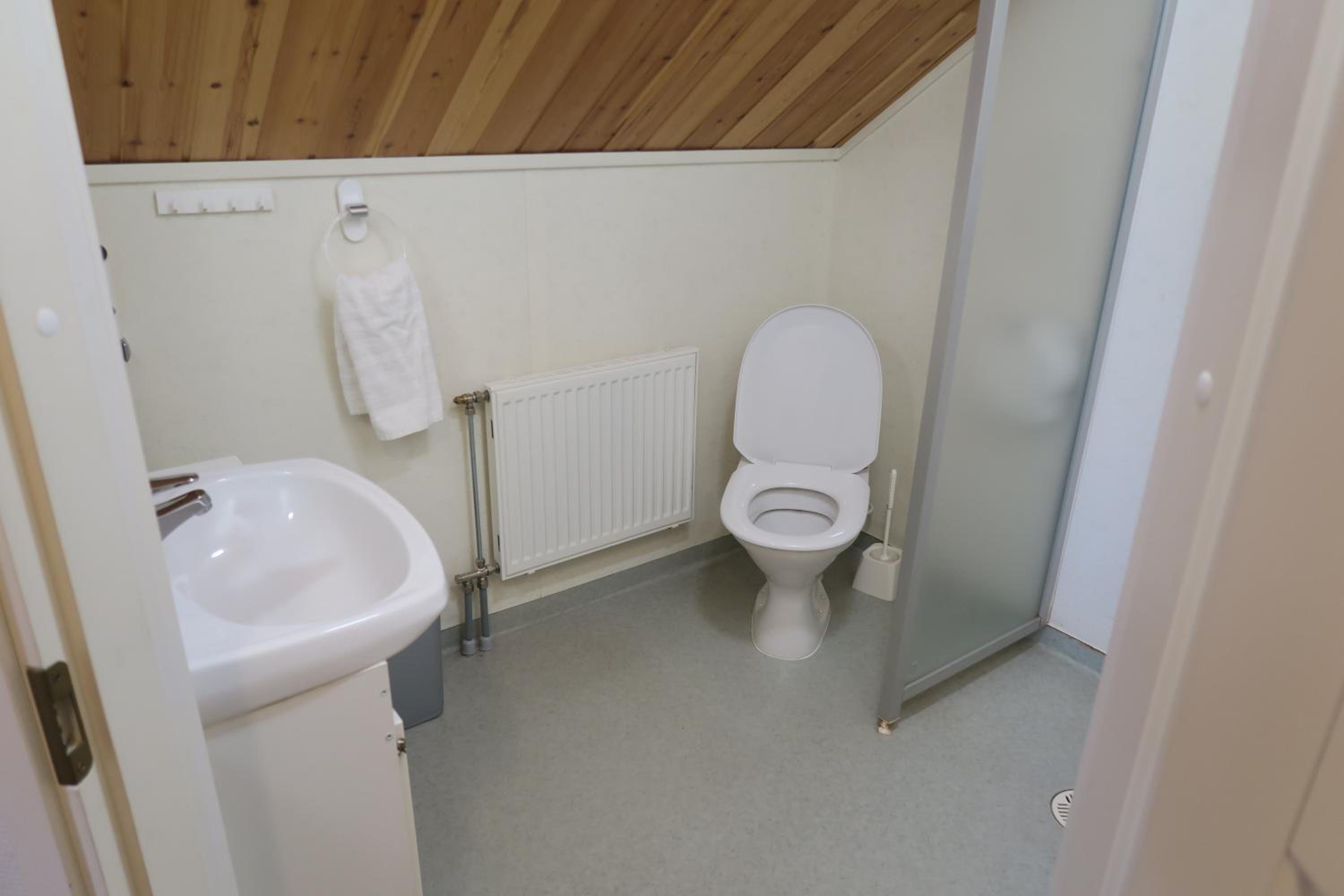 Twin Room with Private Bathroom - Photo 2