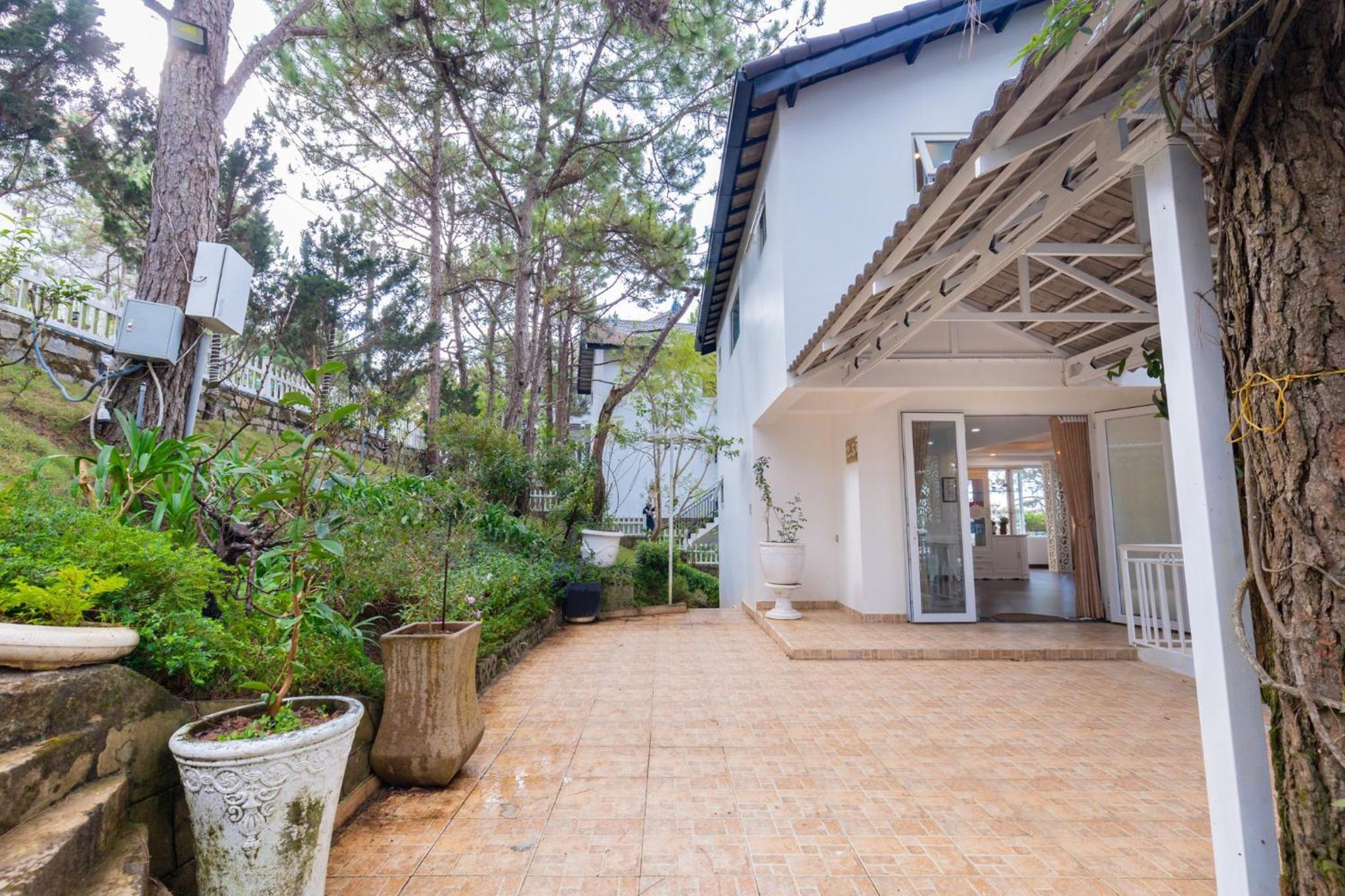 Three-Bedroom Villa photo 2
