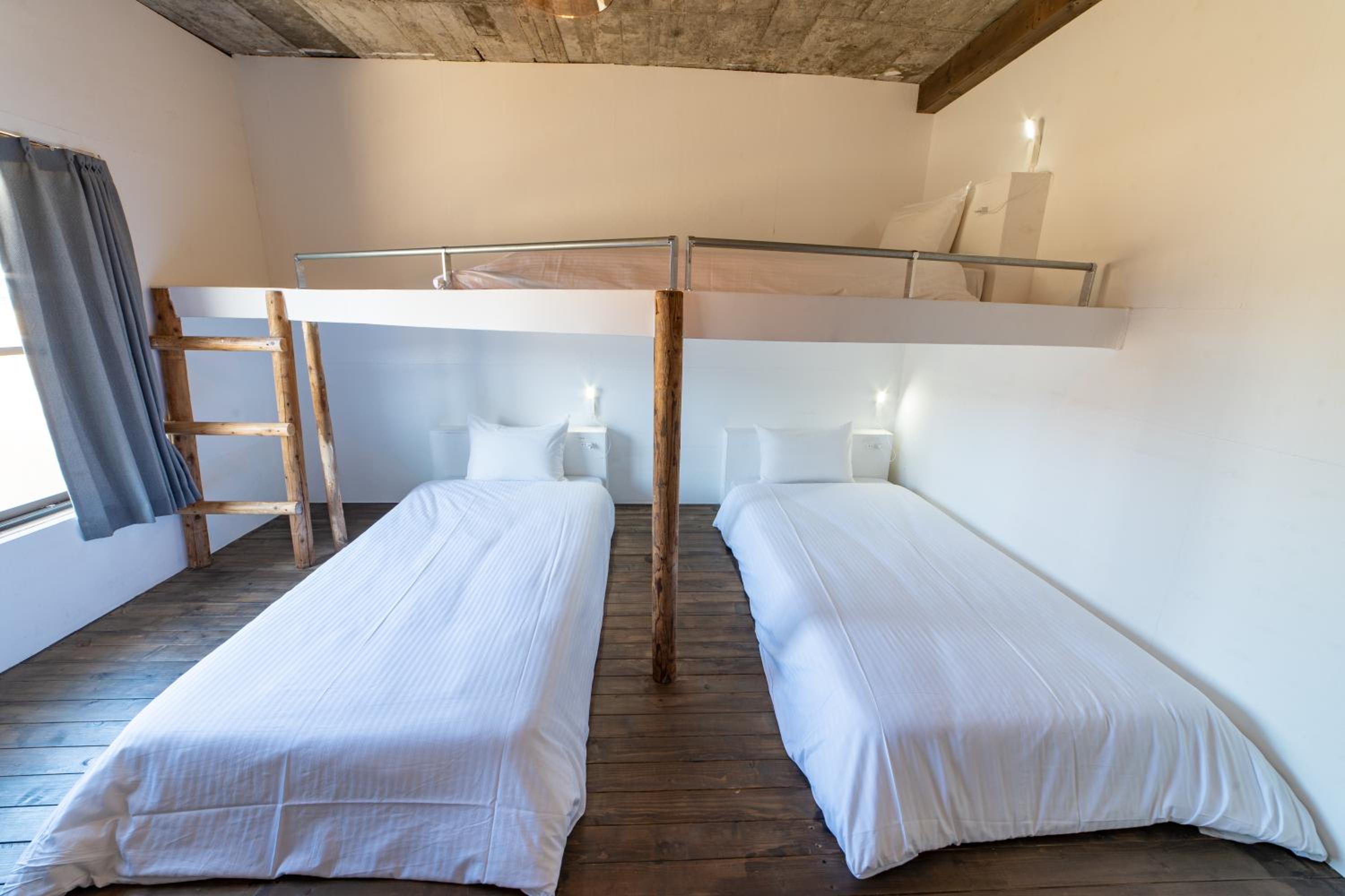 Triple Room with Shared Bathroom photo 2