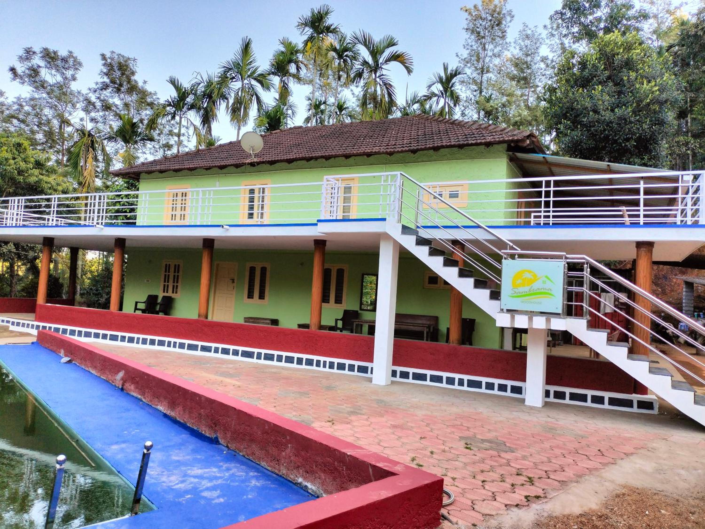 Five-Bedroom House photo 2