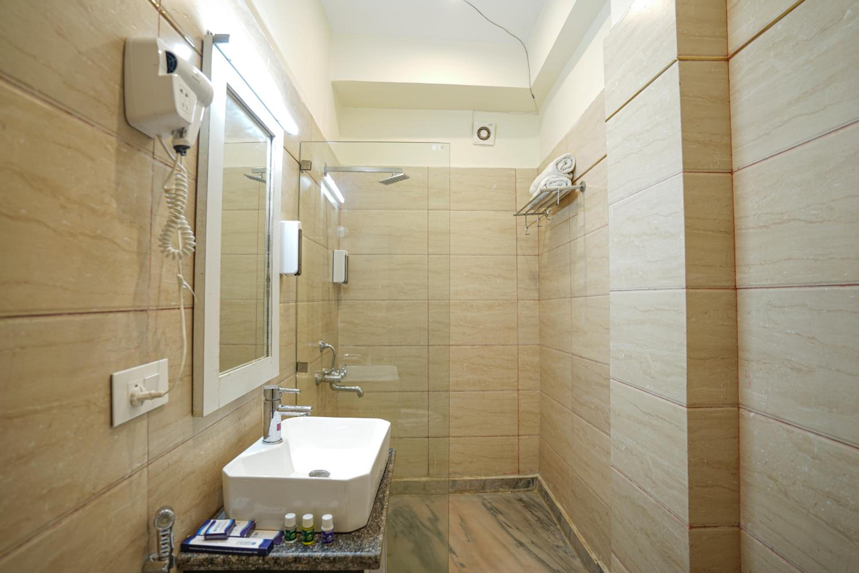 King Suite with Balcony photo 3