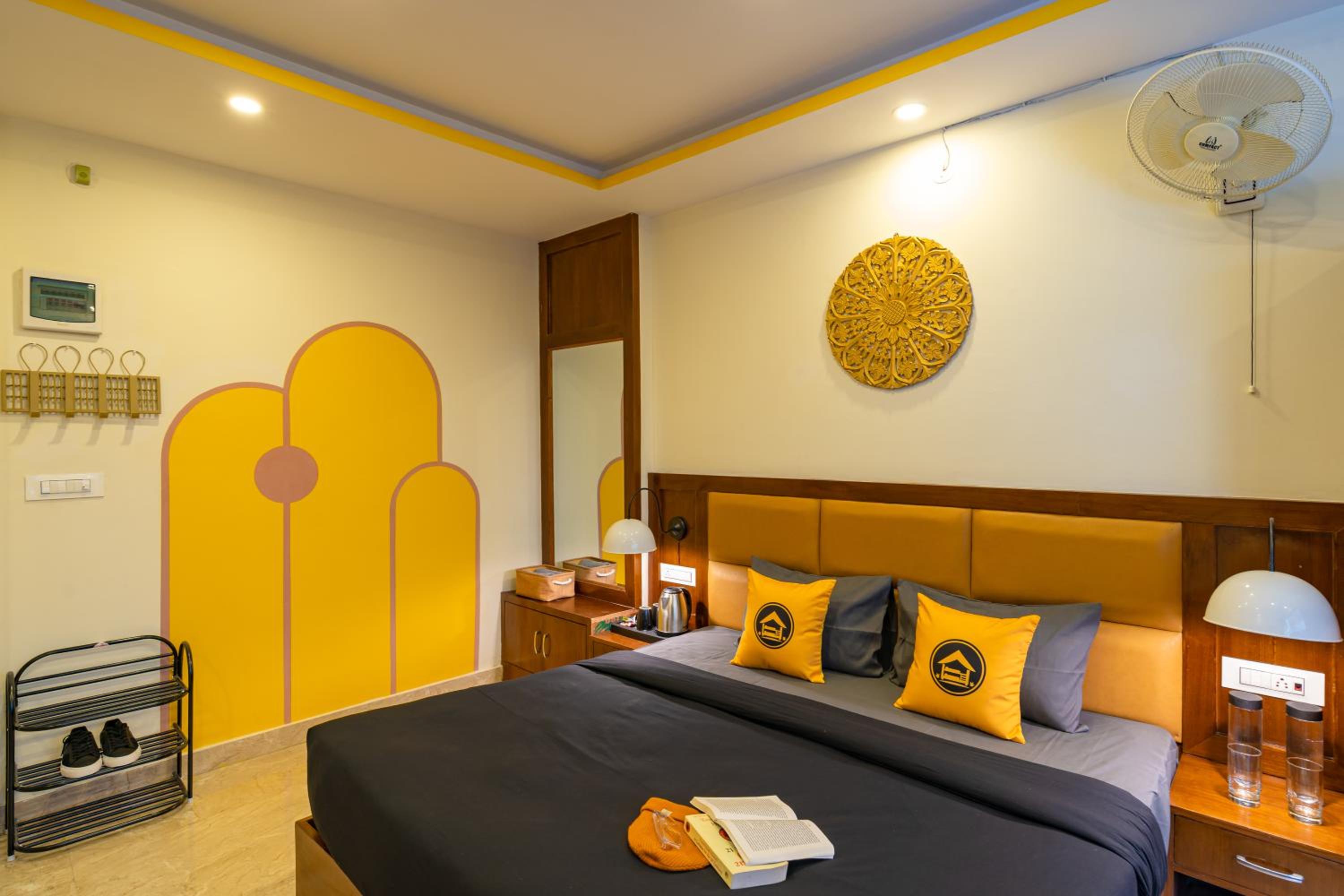 Standard Double Room x B Block - Photo 6