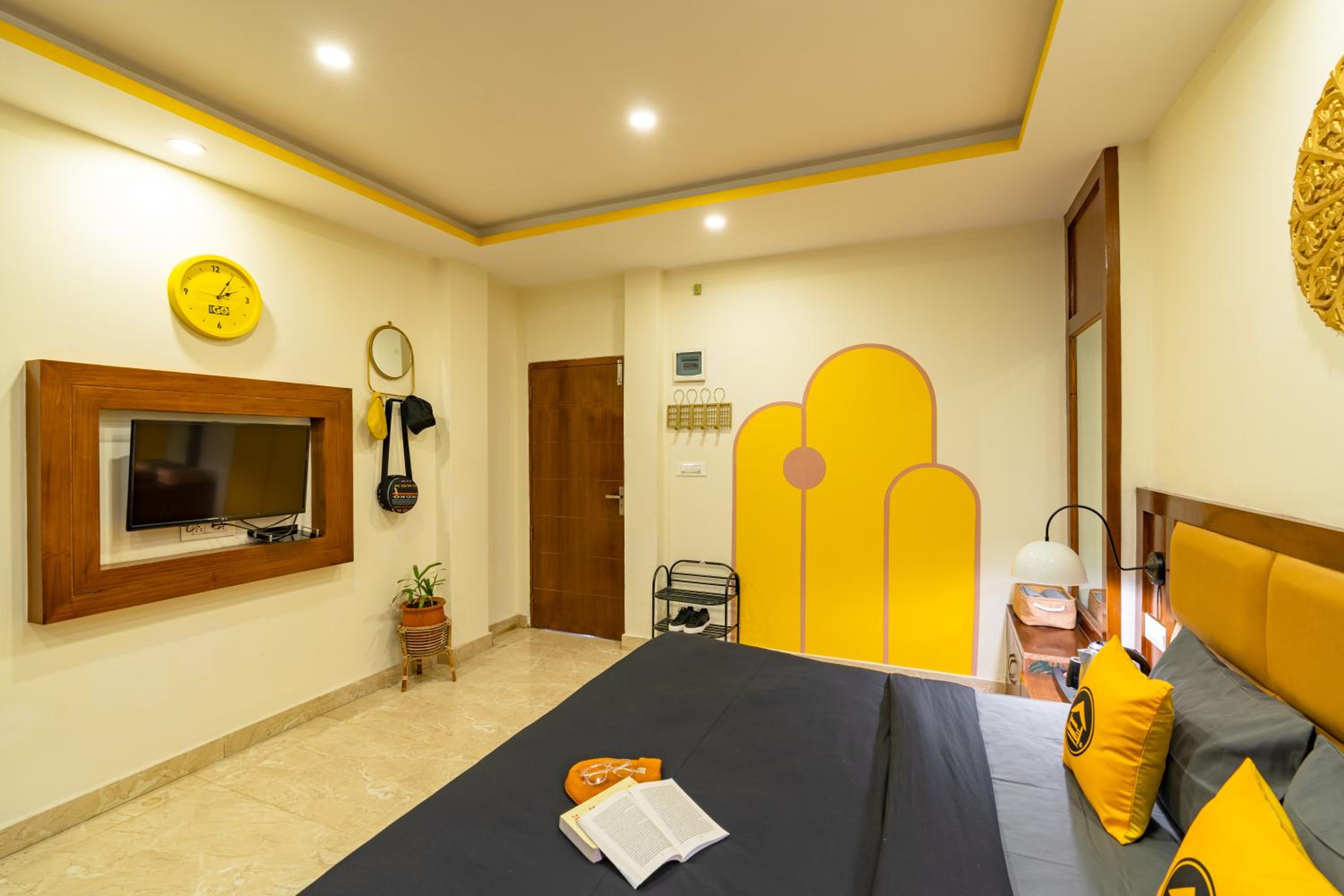 Standard Double Room x B Block - Photo 5