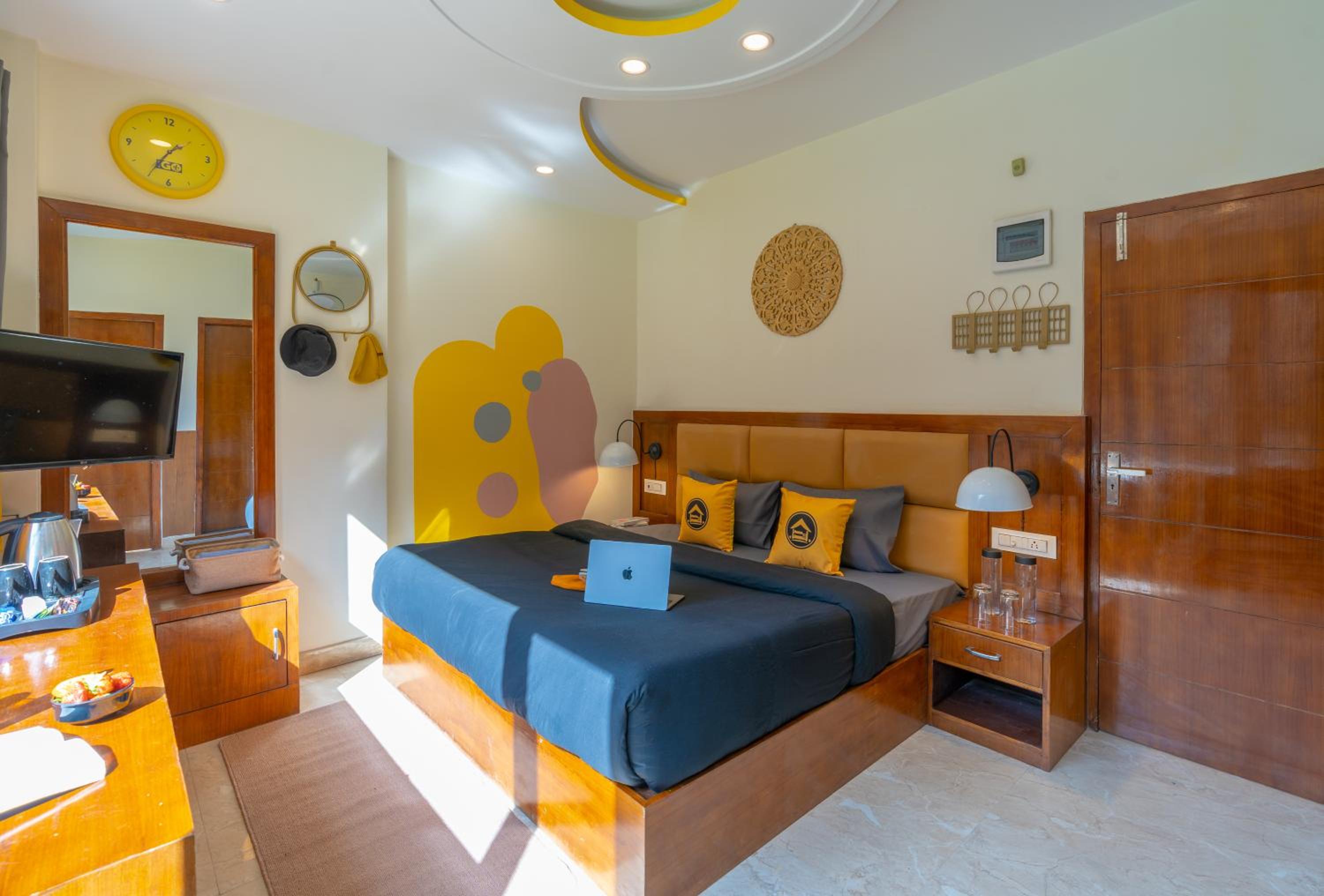 Standard Double Room x B Block - Photo 8