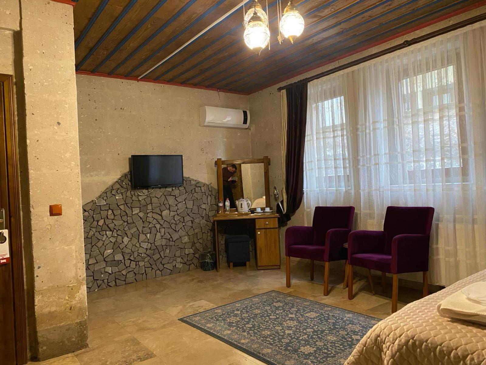 Double Room - Photo 2
